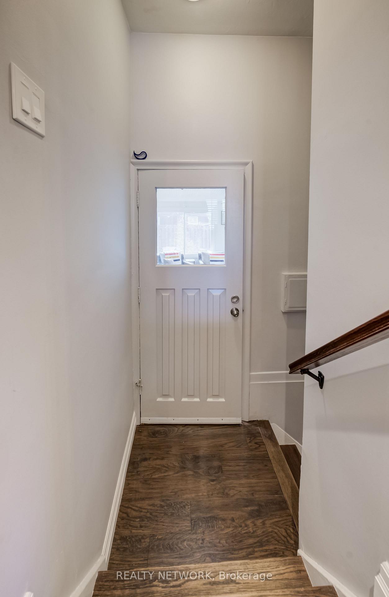 Photo 23 of 21 Loma Drive, Hamilton, Stoney Creek — HOMEH