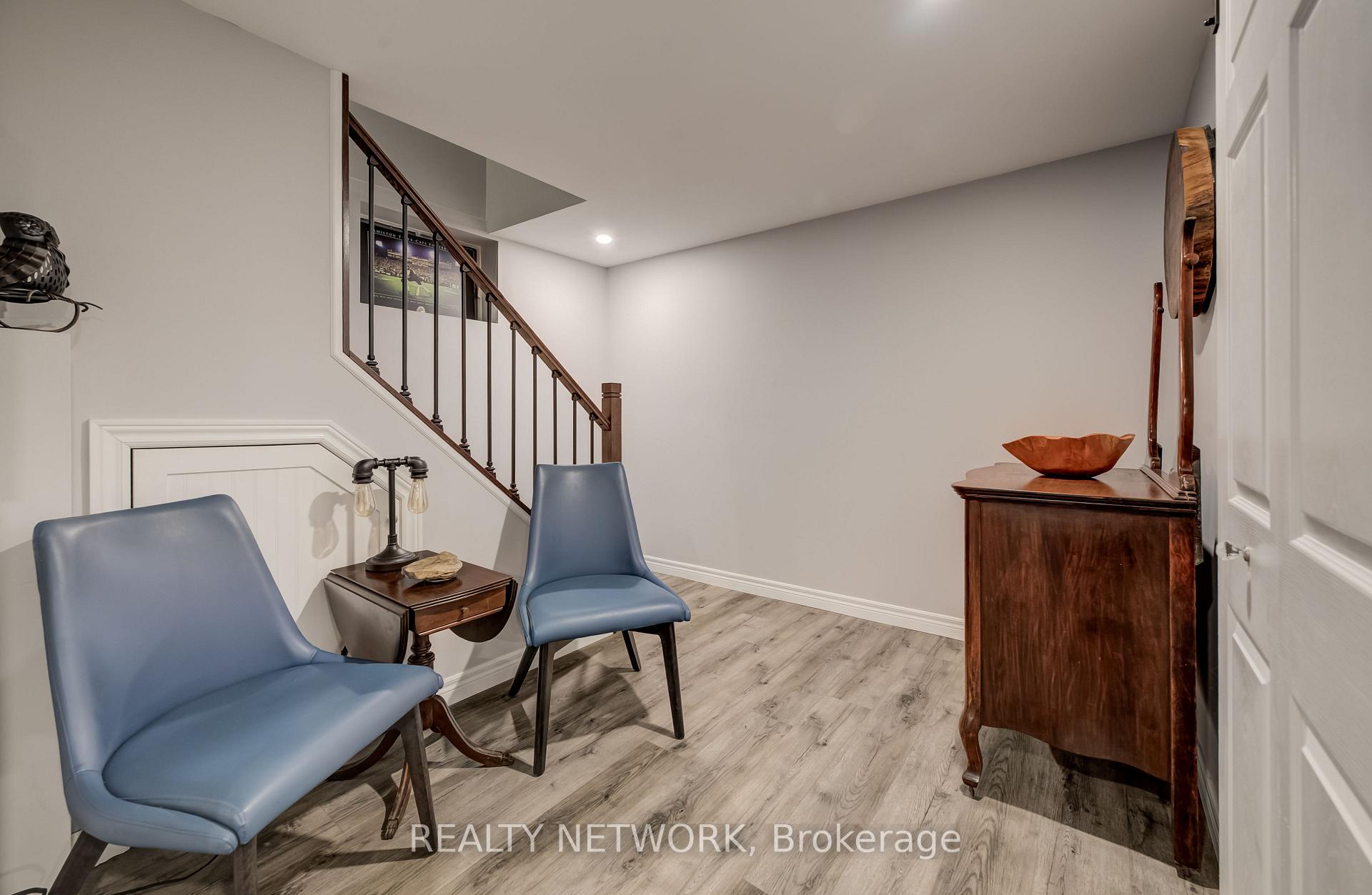 Photo 27 of 21 Loma Drive, Hamilton, Stoney Creek — HOMEH