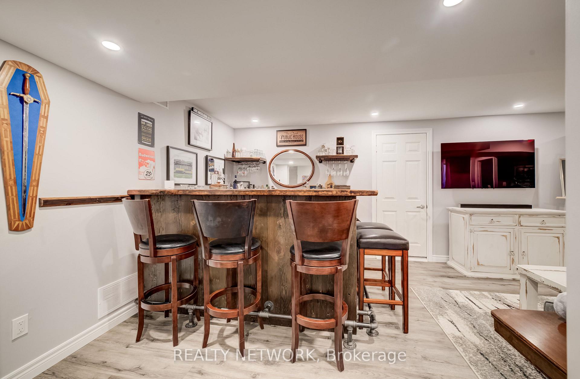 Photo 30 of 21 Loma Drive, Hamilton, Stoney Creek — HOMEH