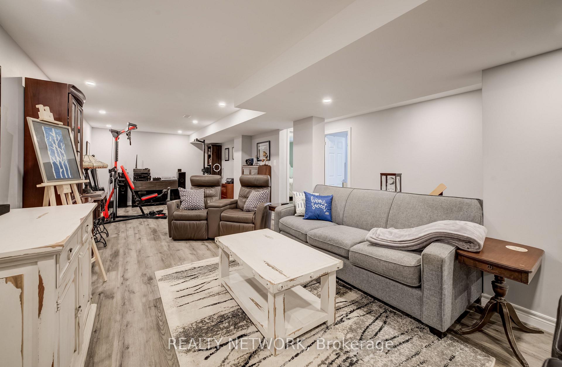Photo 33 of 21 Loma Drive, Hamilton, Stoney Creek — HOMEH