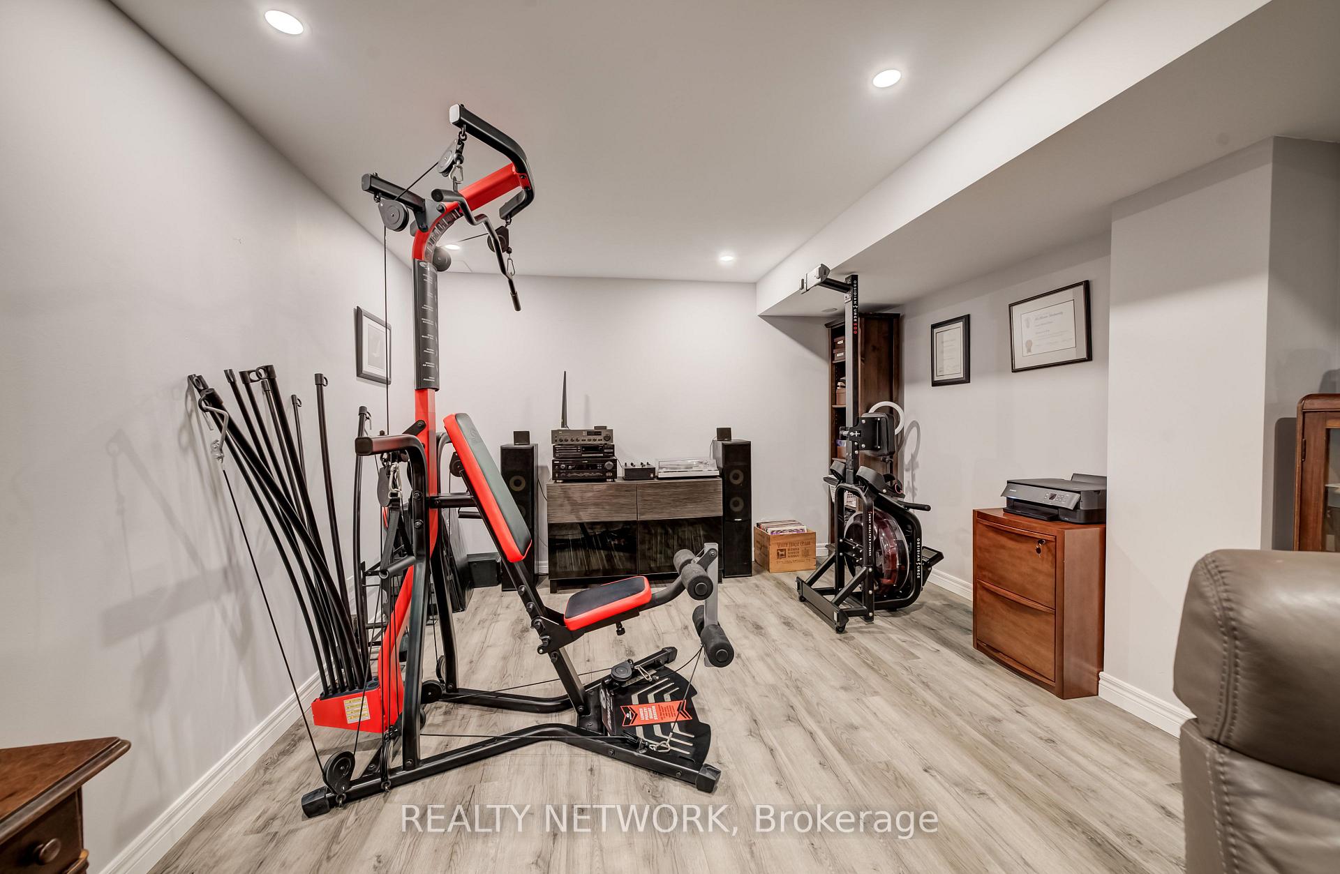 Photo 35 of 21 Loma Drive, Hamilton, Stoney Creek — HOMEH