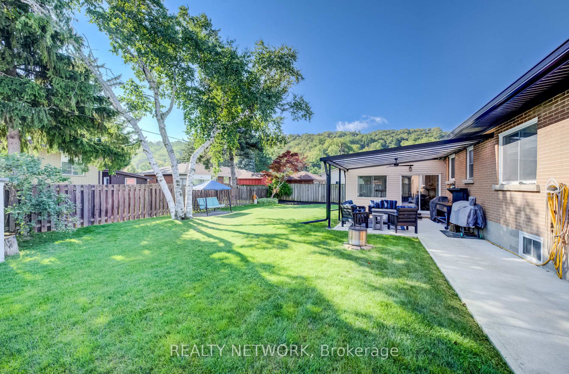 Photo 42 of 21 Loma Drive, Hamilton, Stoney Creek — HOMEH