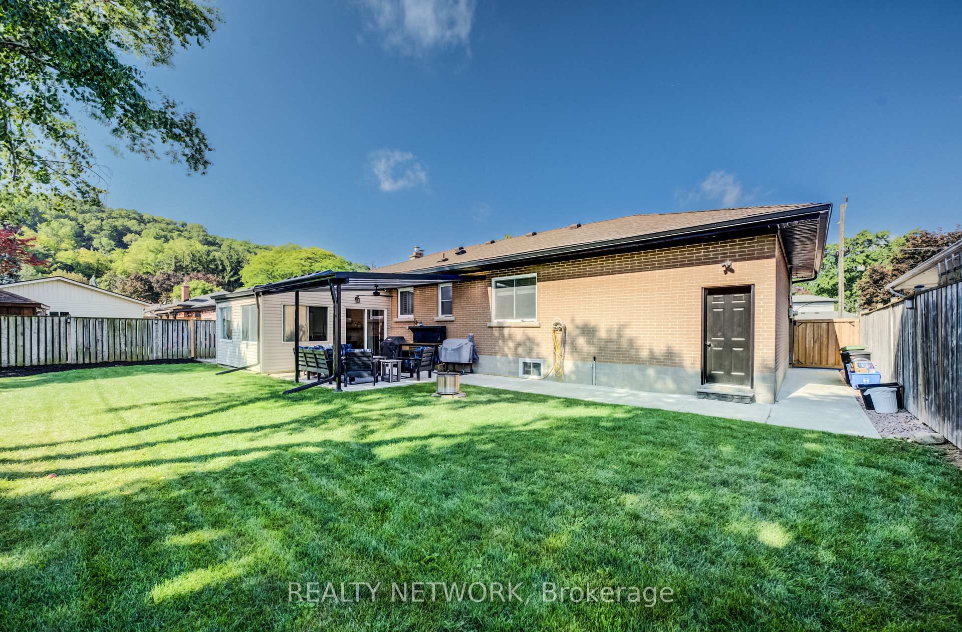 Photo 43 of 21 Loma Drive, Hamilton, Stoney Creek — HOMEH