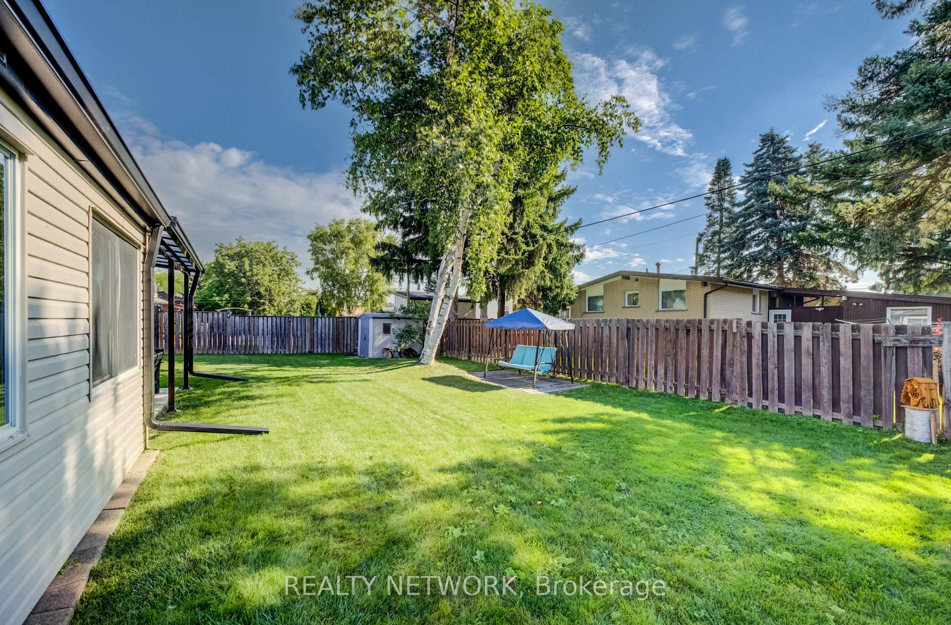 Photo 46 of 21 Loma Drive, Hamilton, Stoney Creek — HOMEH