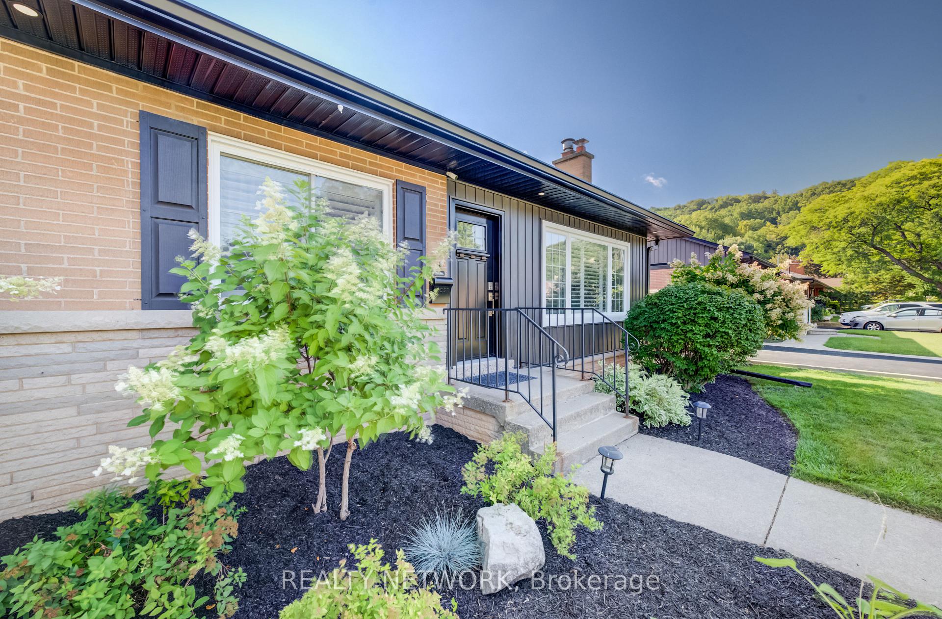 Photo 48 of 21 Loma Drive, Hamilton, Stoney Creek — HOMEH