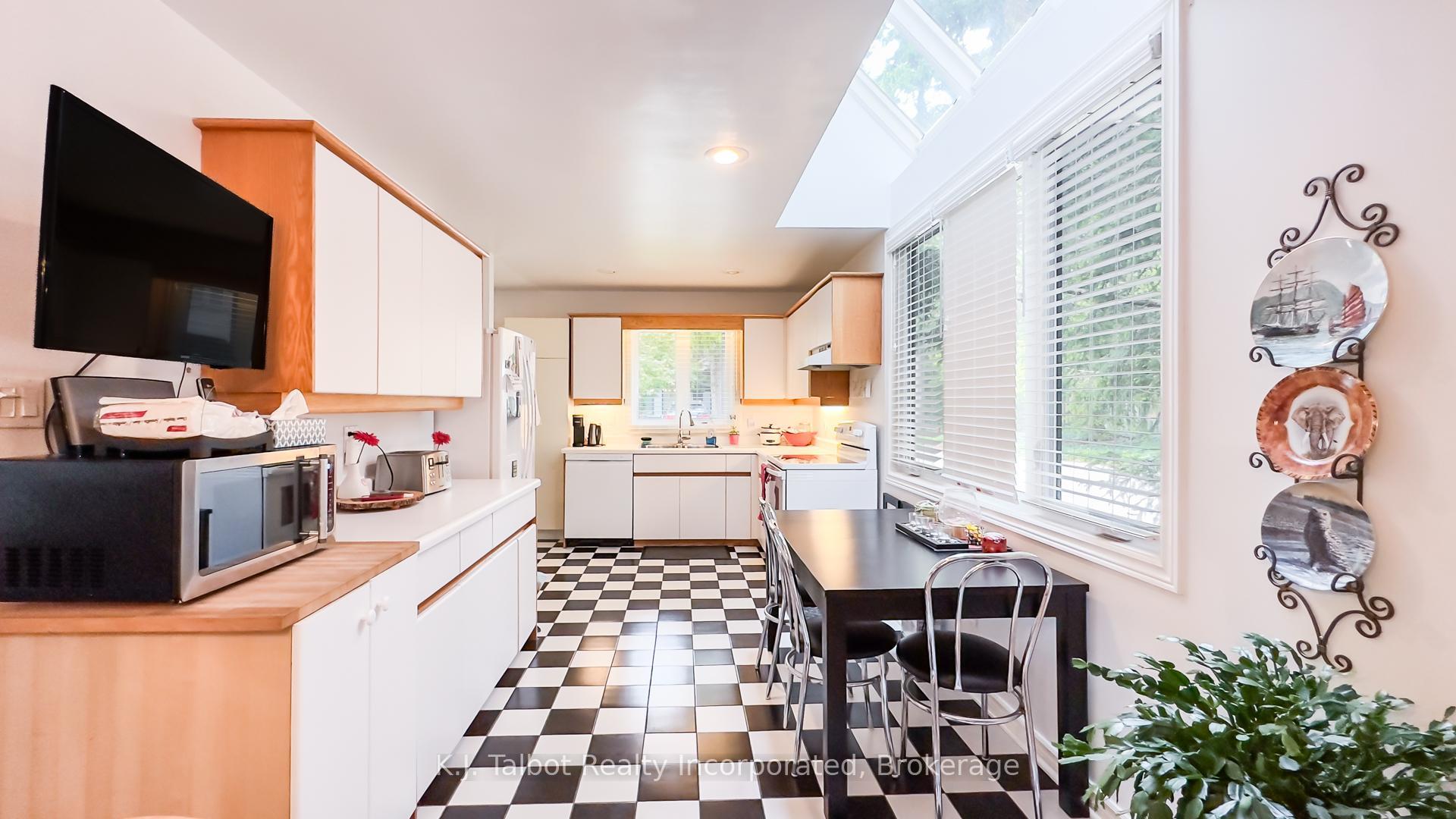 Photo 31 of 76582 Jowett's Grove Road, Bluewater, Bayfield — HOMEH