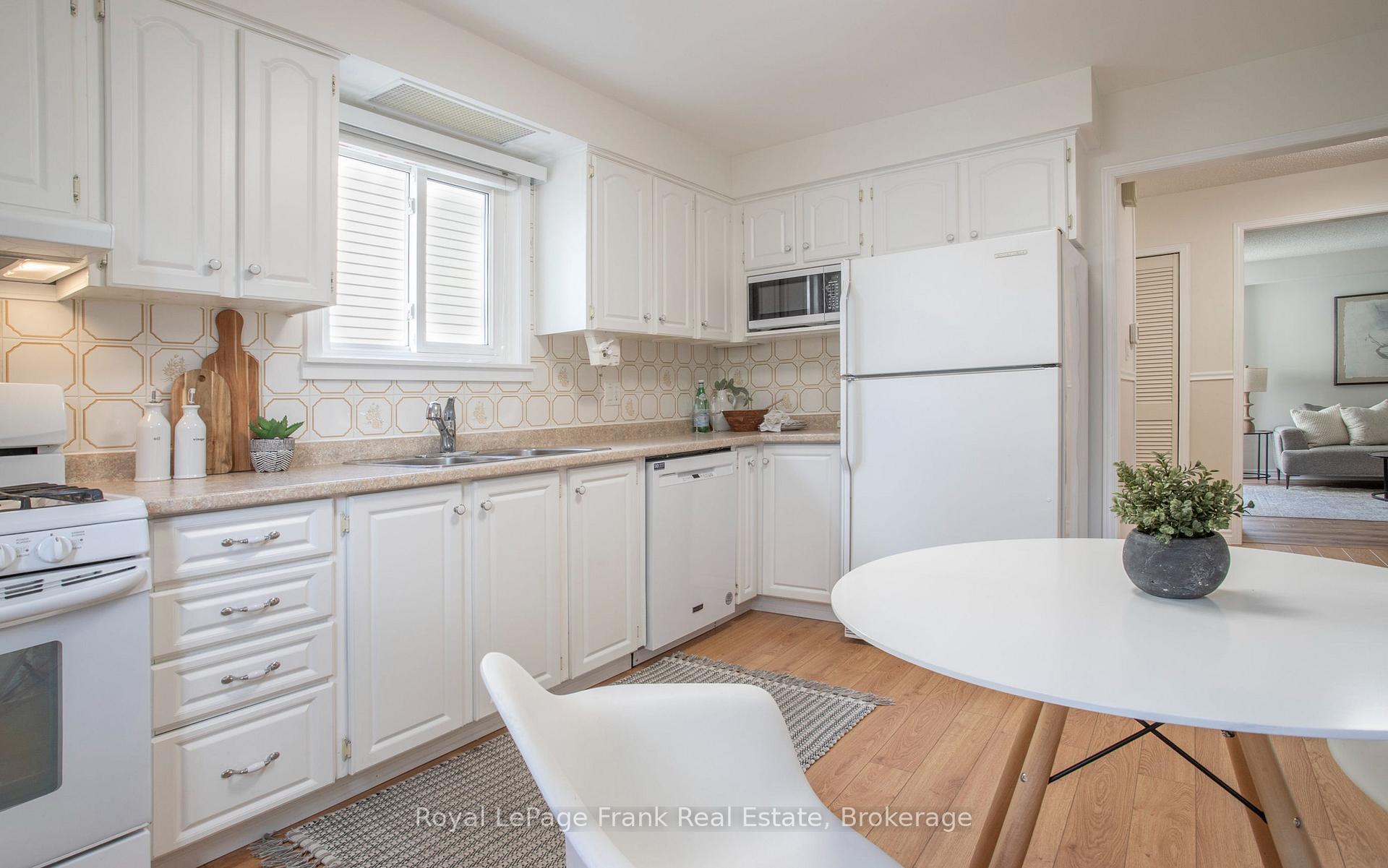 Photo 20 of 1268 Northmount Street, Oshawa, Centennial — HOMEH