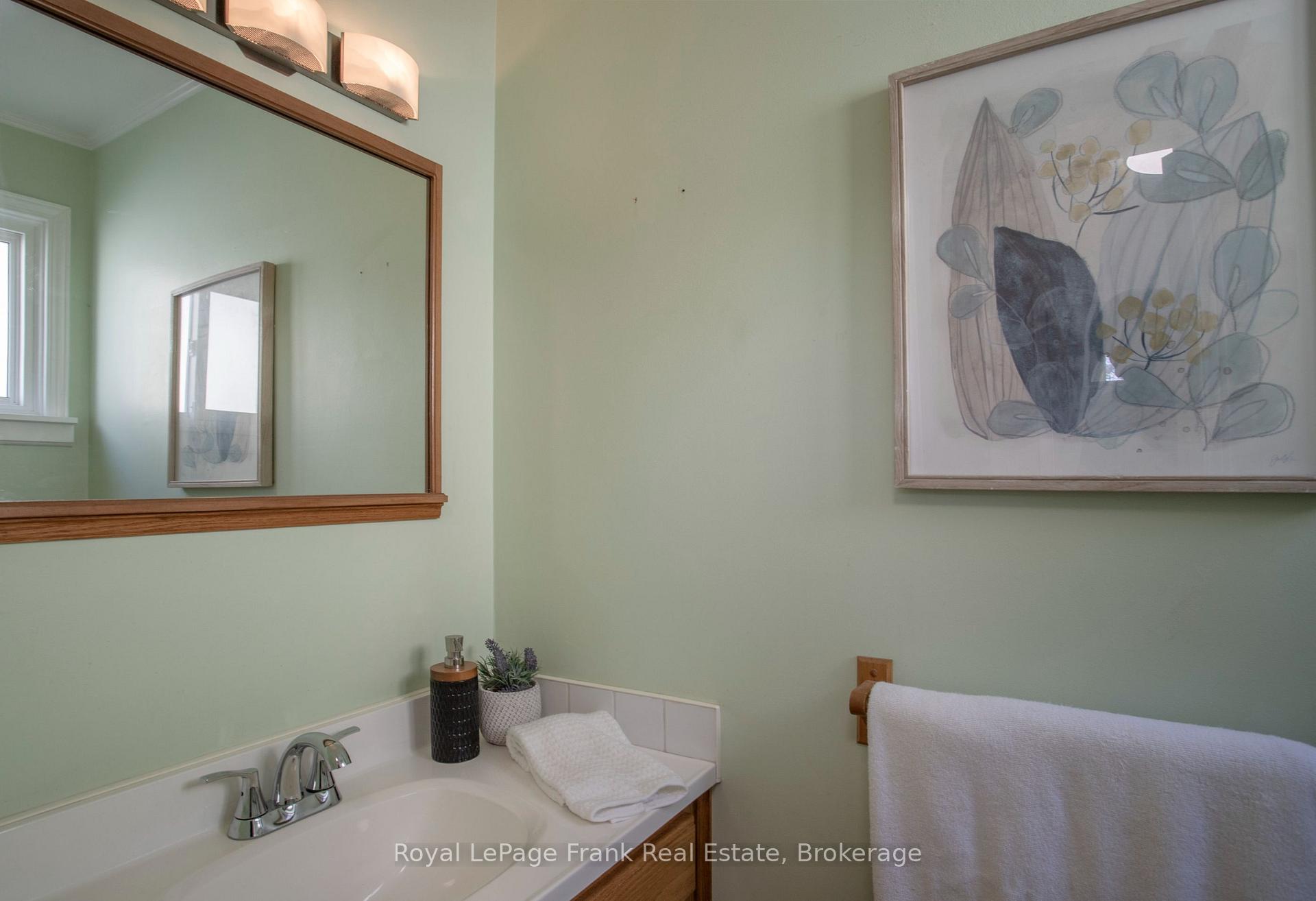 Photo 21 of 1268 Northmount Street, Oshawa, Centennial — HOMEH