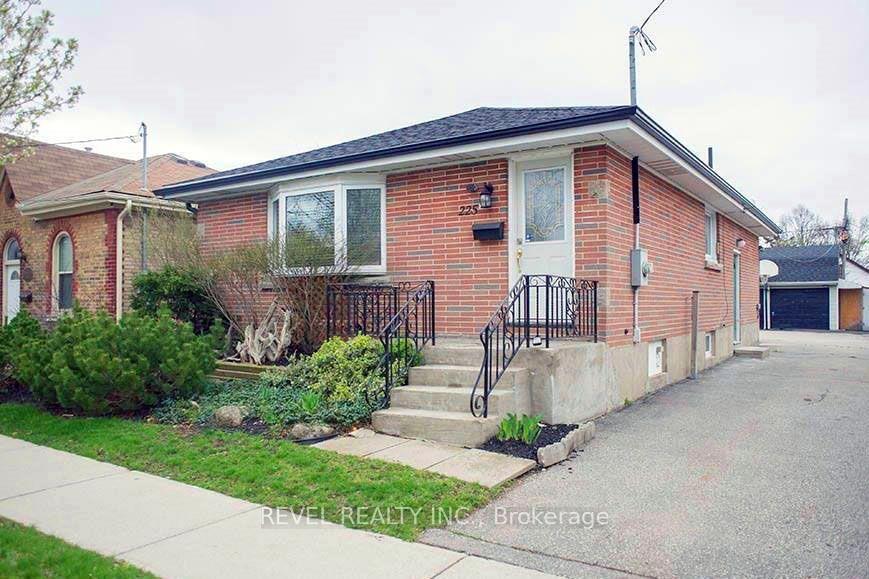 Photo 1 of Unit MAIN, 225 Chatham Street, Brantford, East Ward — HOMEH