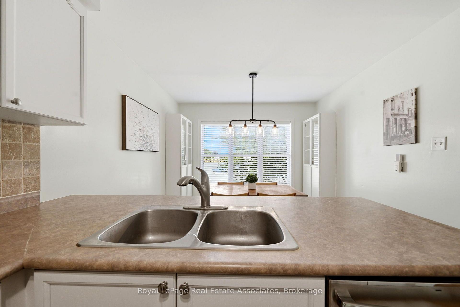 Photo 6 of 25 Seed House Lane, Halton Hills, Georgetown — HOMEH