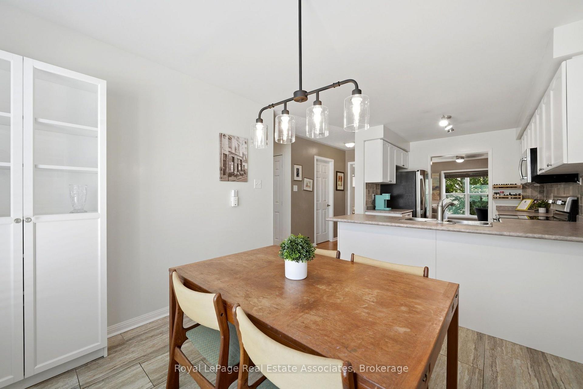 Photo 10 of 25 Seed House Lane, Halton Hills, Georgetown — HOMEH