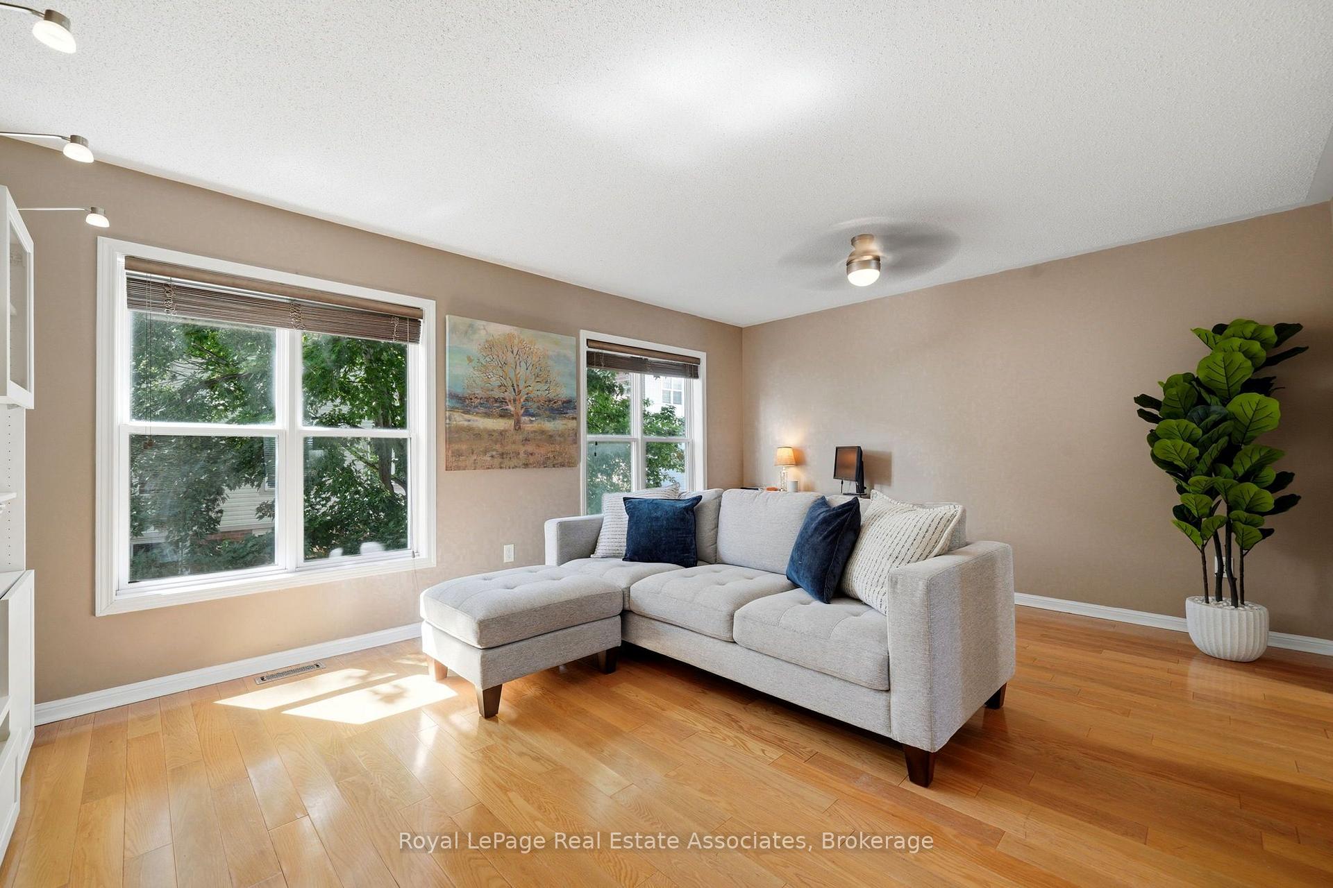 Photo 12 of 25 Seed House Lane, Halton Hills, Georgetown — HOMEH