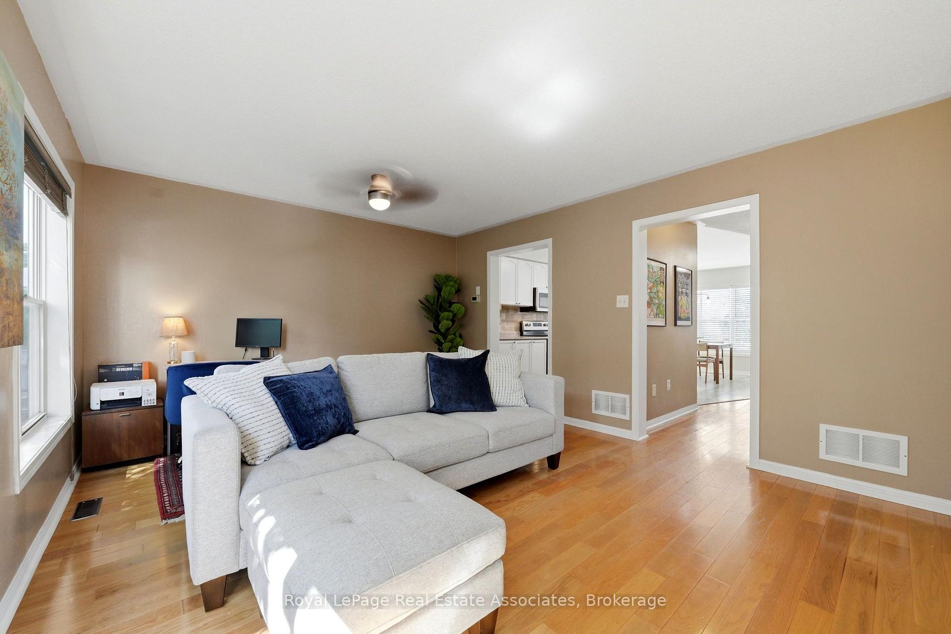 Photo 13 of 25 Seed House Lane, Halton Hills, Georgetown — HOMEH