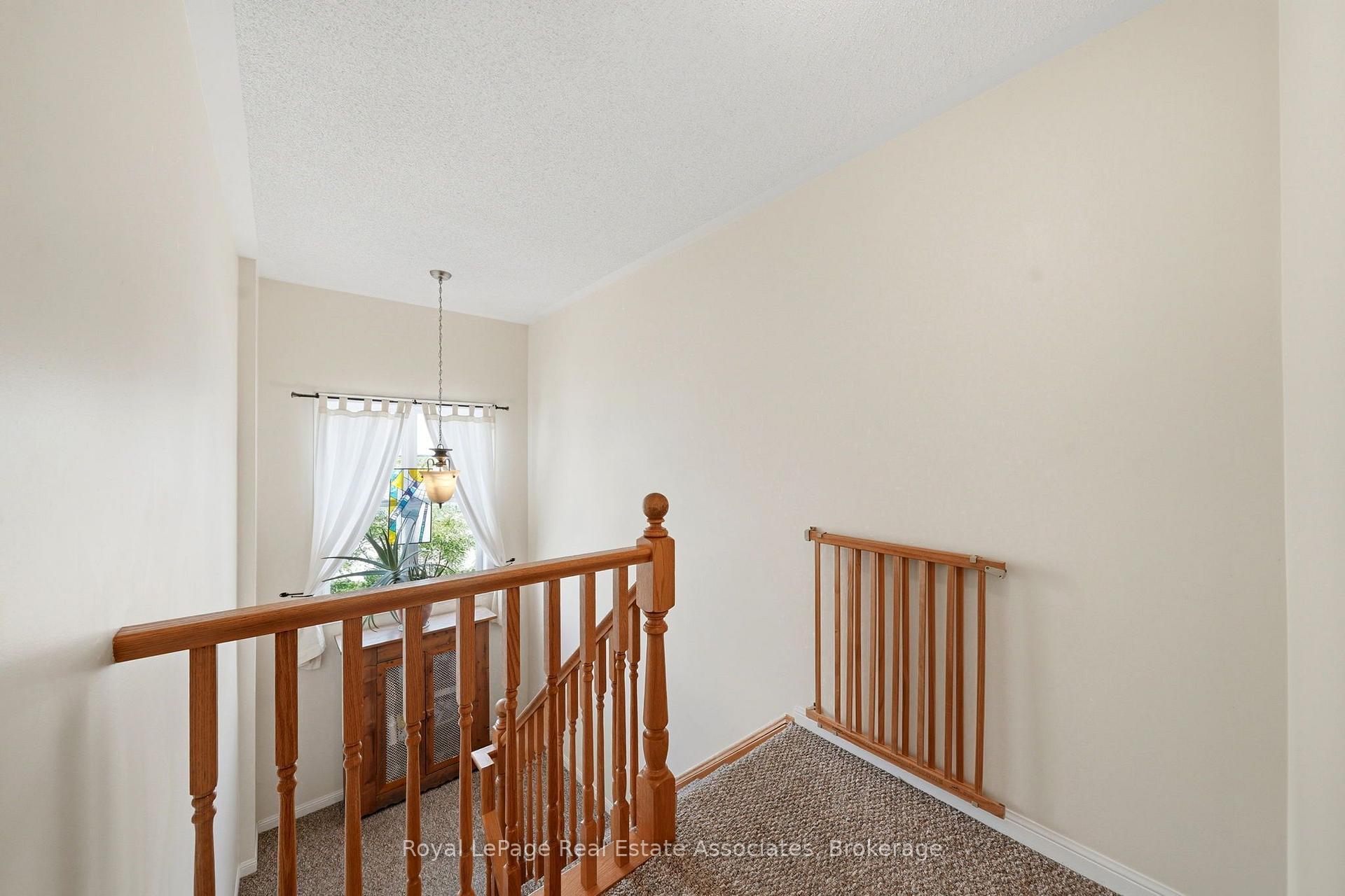 Photo 16 of 25 Seed House Lane, Halton Hills, Georgetown — HOMEH