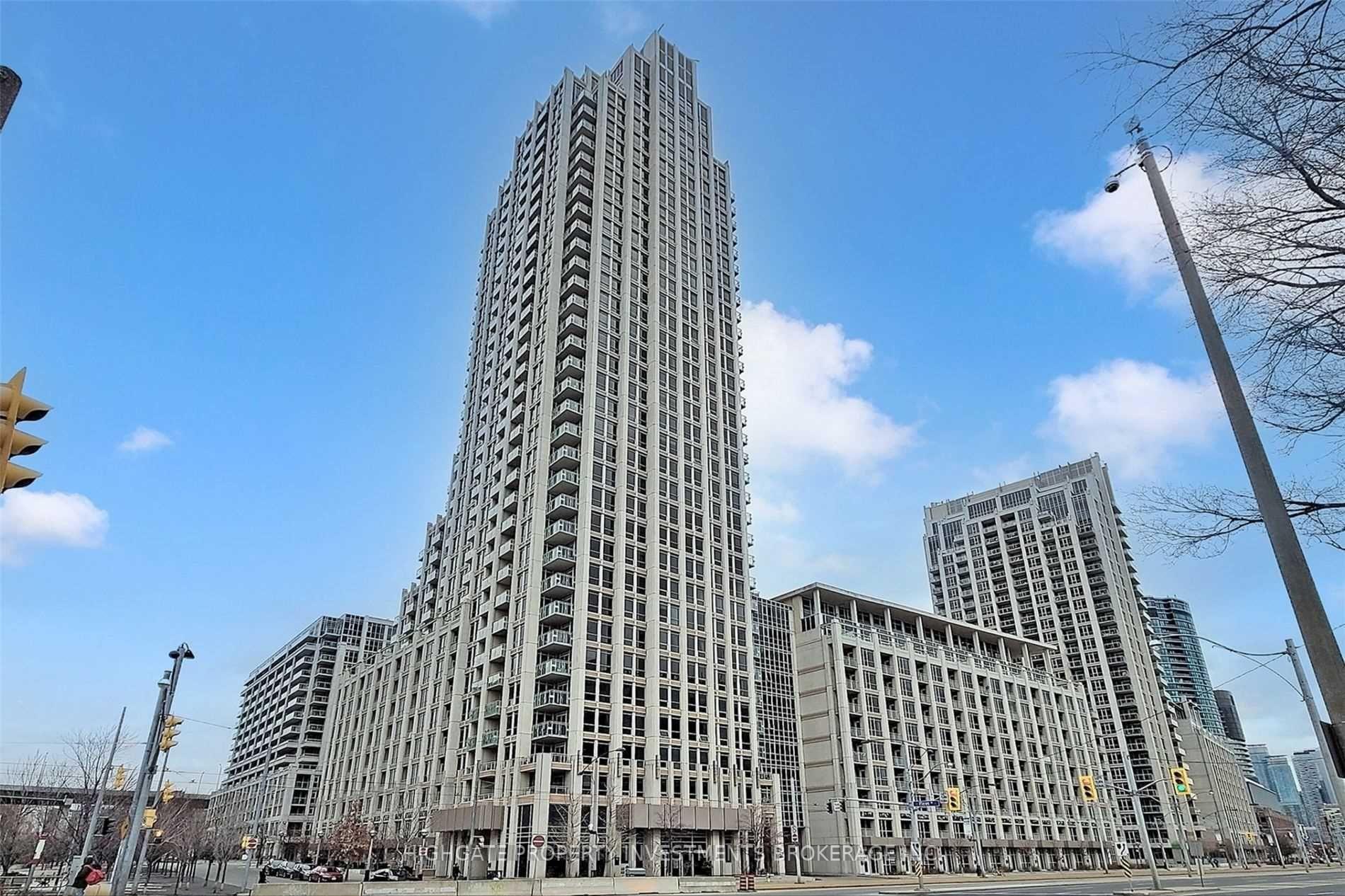 Front of Unit 2506, 628 Fleet Street