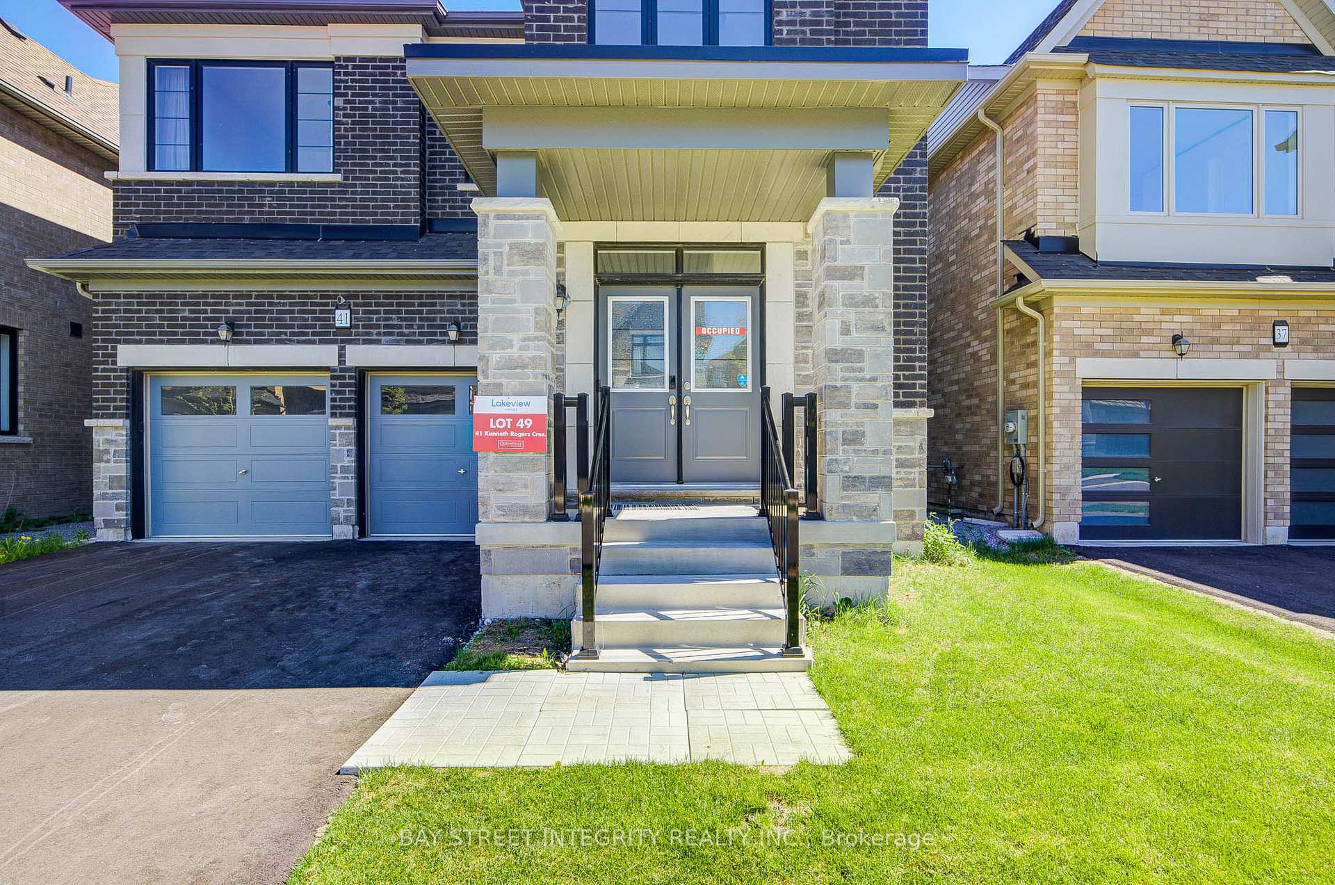 Photo 3 of 41 Kenneth Rogers Crescent, East Gwillimbury, Queensville — HOMEH