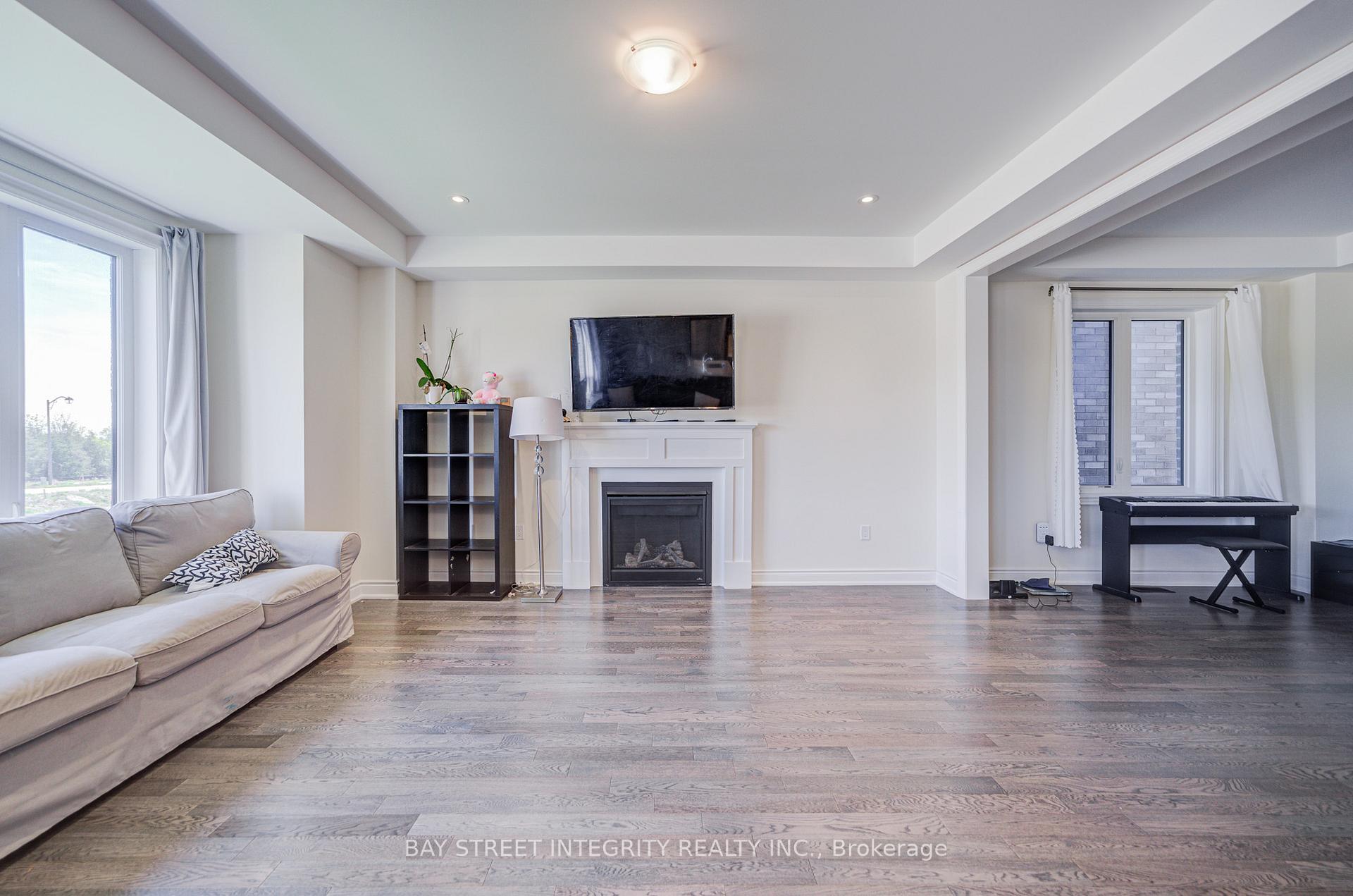 Photo 7 of 41 Kenneth Rogers Crescent, East Gwillimbury, Queensville — HOMEH