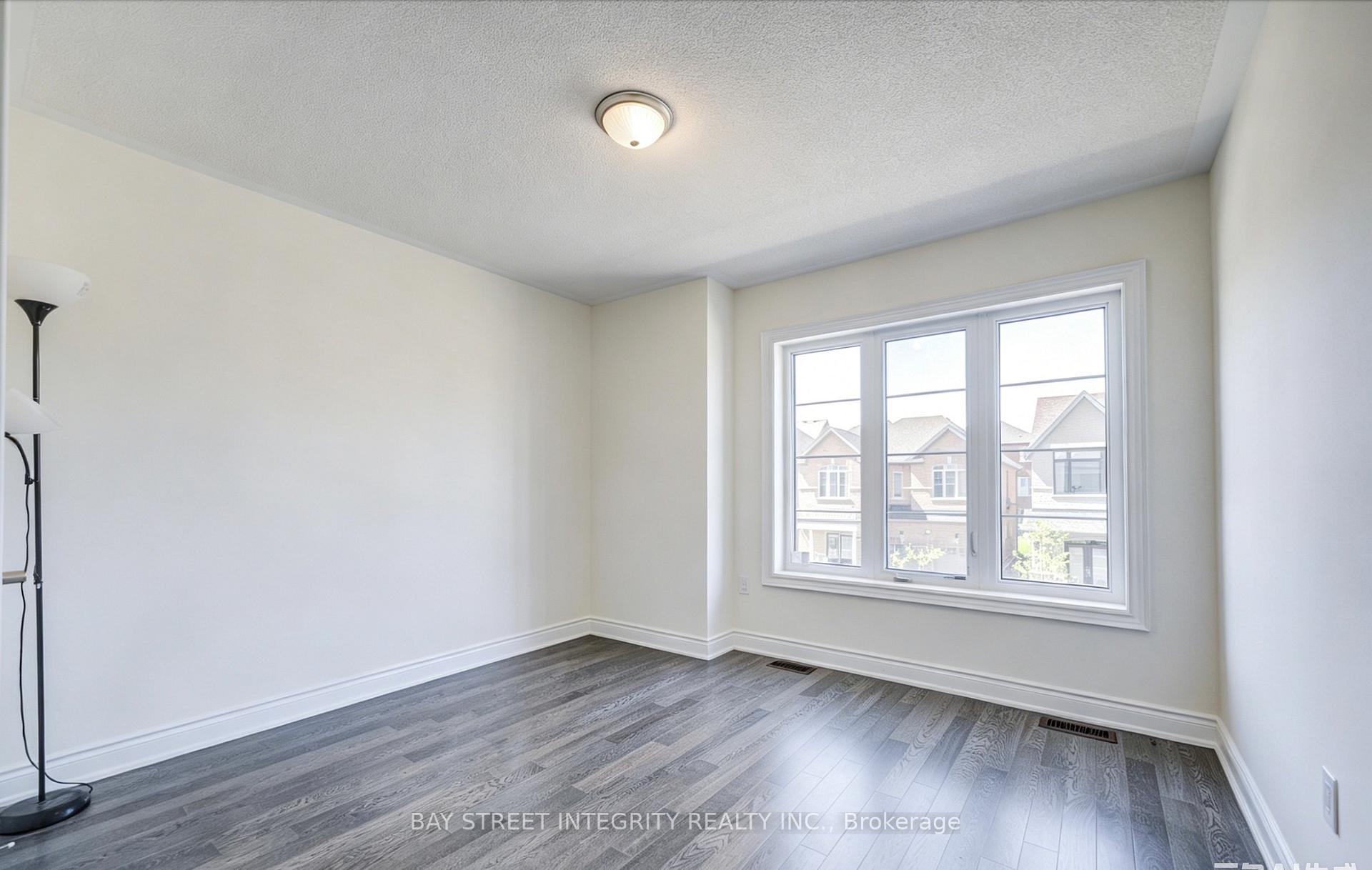Photo 27 of 41 Kenneth Rogers Crescent, East Gwillimbury, Queensville — HOMEH