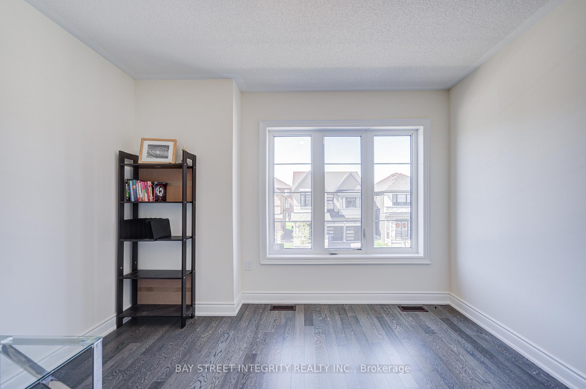 Photo 28 of 41 Kenneth Rogers Crescent, East Gwillimbury, Queensville — HOMEH