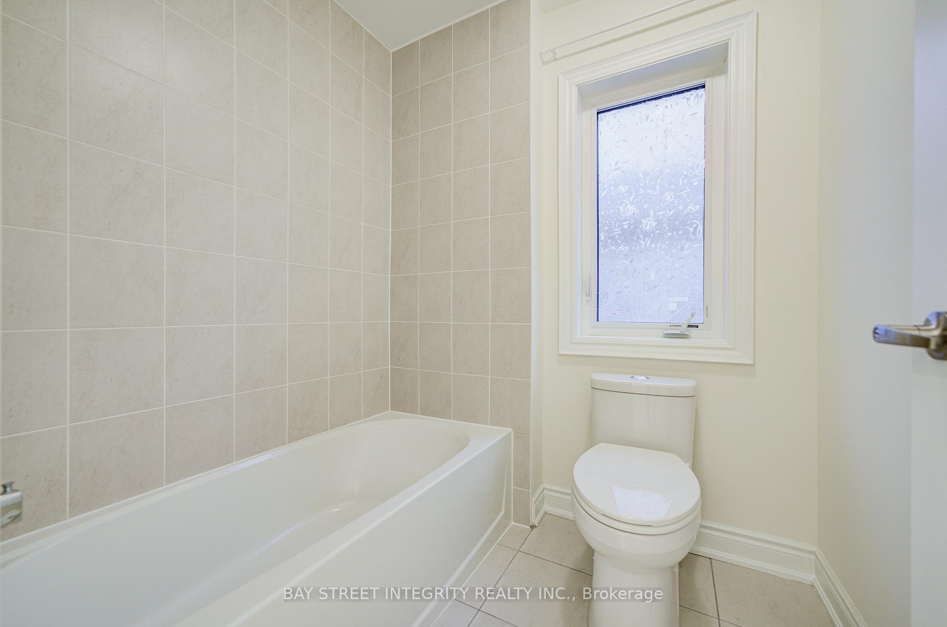 Photo 30 of 41 Kenneth Rogers Crescent, East Gwillimbury, Queensville — HOMEH