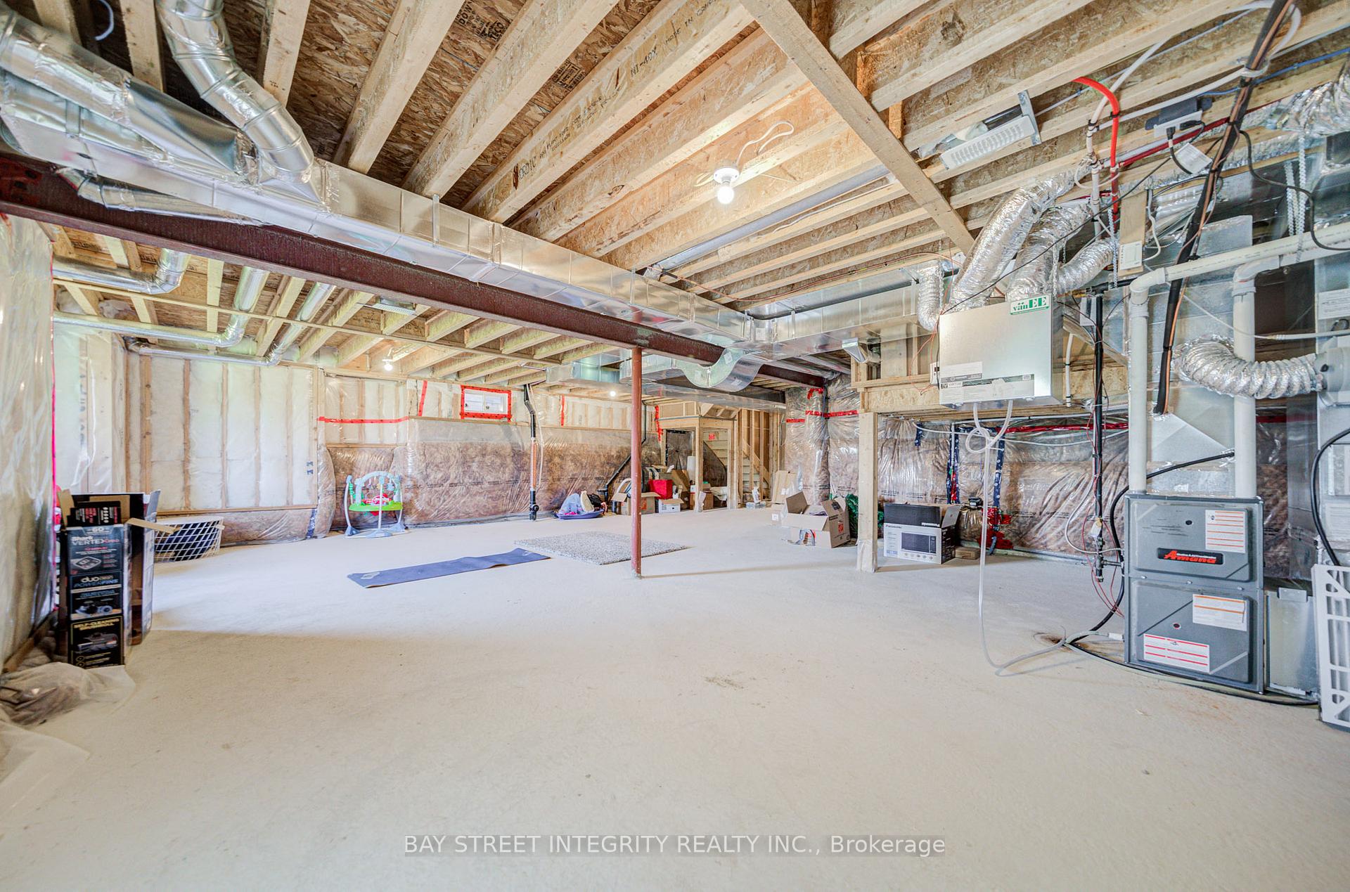 Photo 36 of 41 Kenneth Rogers Crescent, East Gwillimbury, Queensville — HOMEH