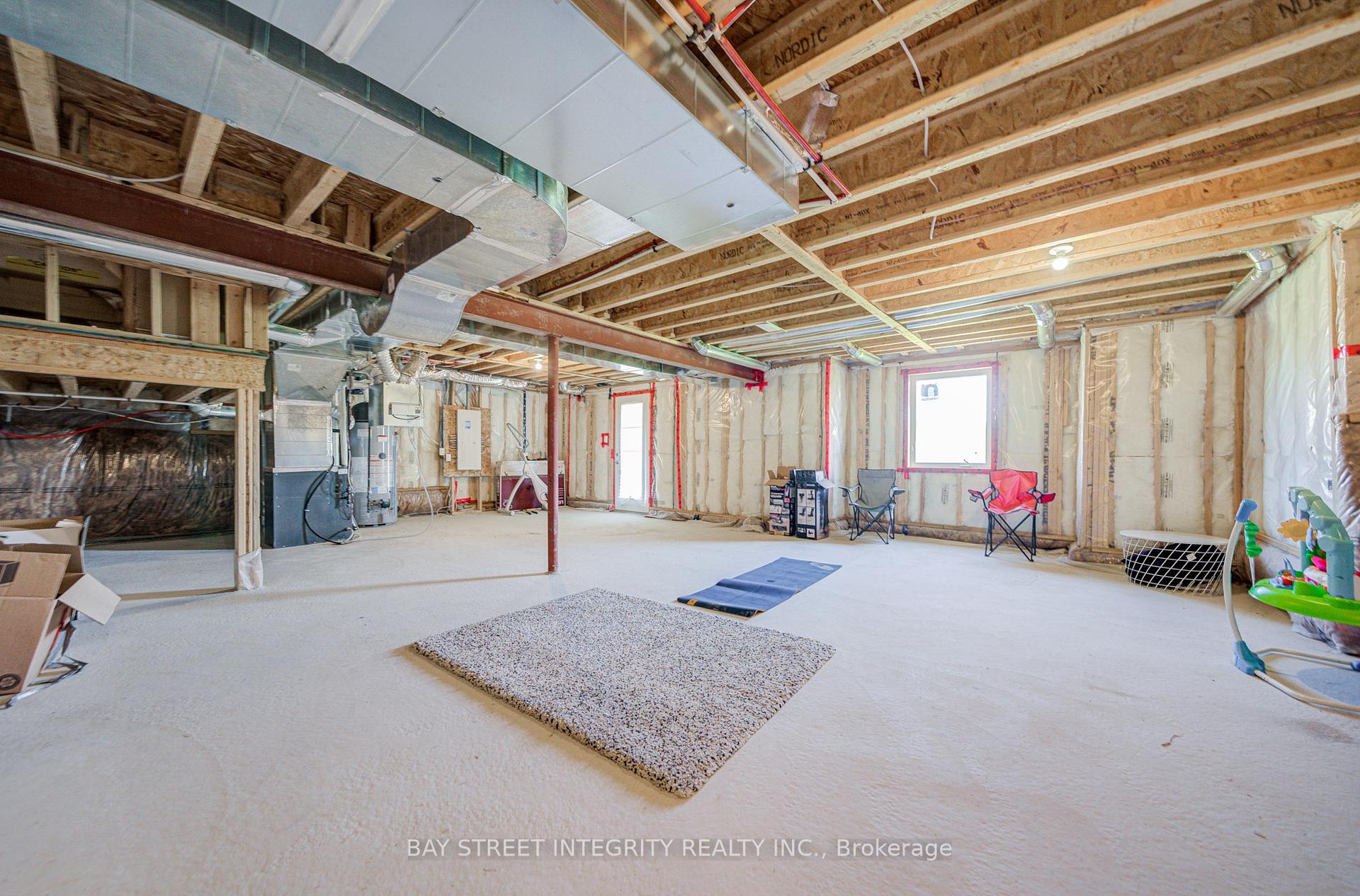 Photo 37 of 41 Kenneth Rogers Crescent, East Gwillimbury, Queensville — HOMEH