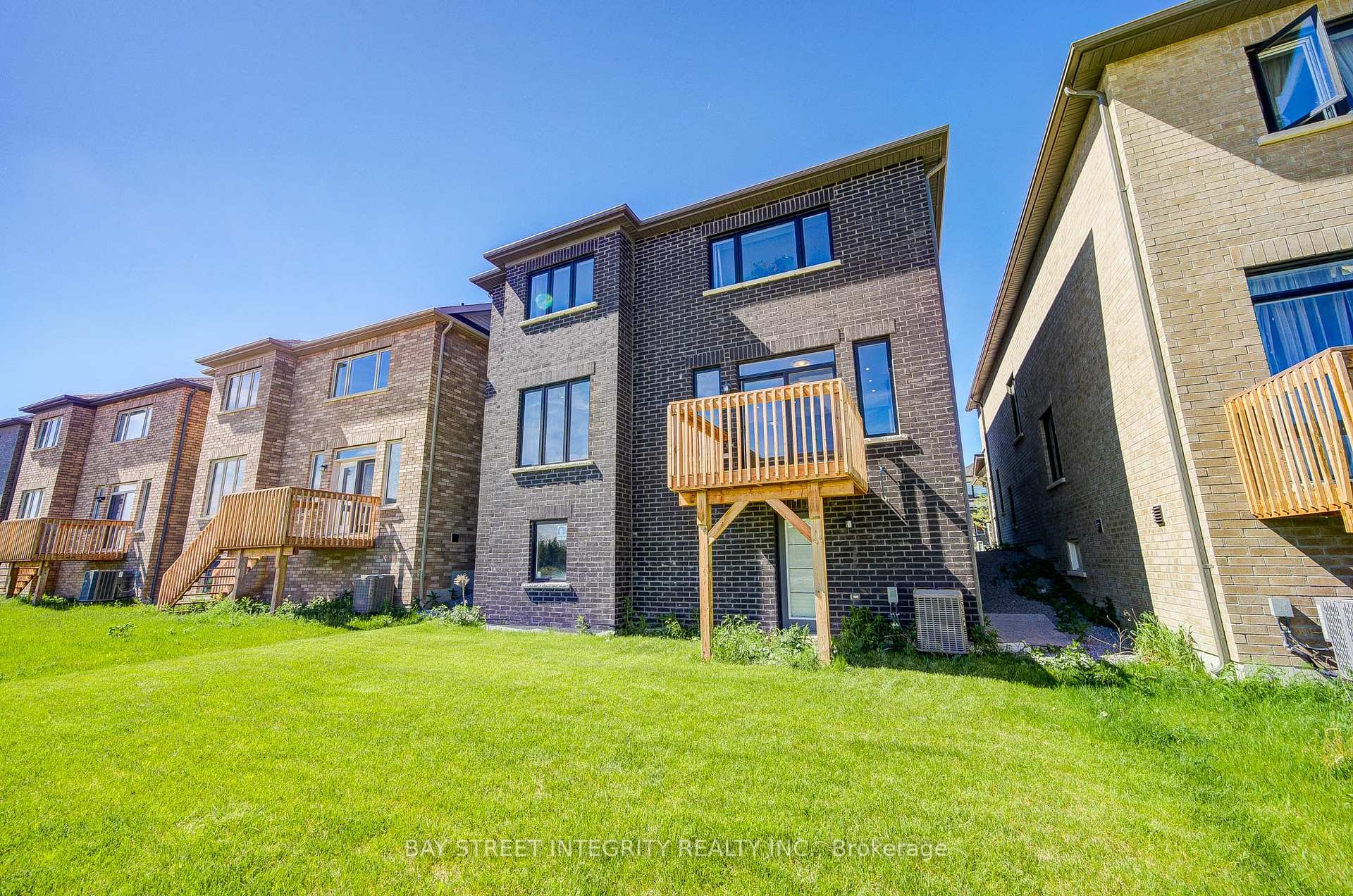 Photo 41 of 41 Kenneth Rogers Crescent, East Gwillimbury, Queensville — HOMEH