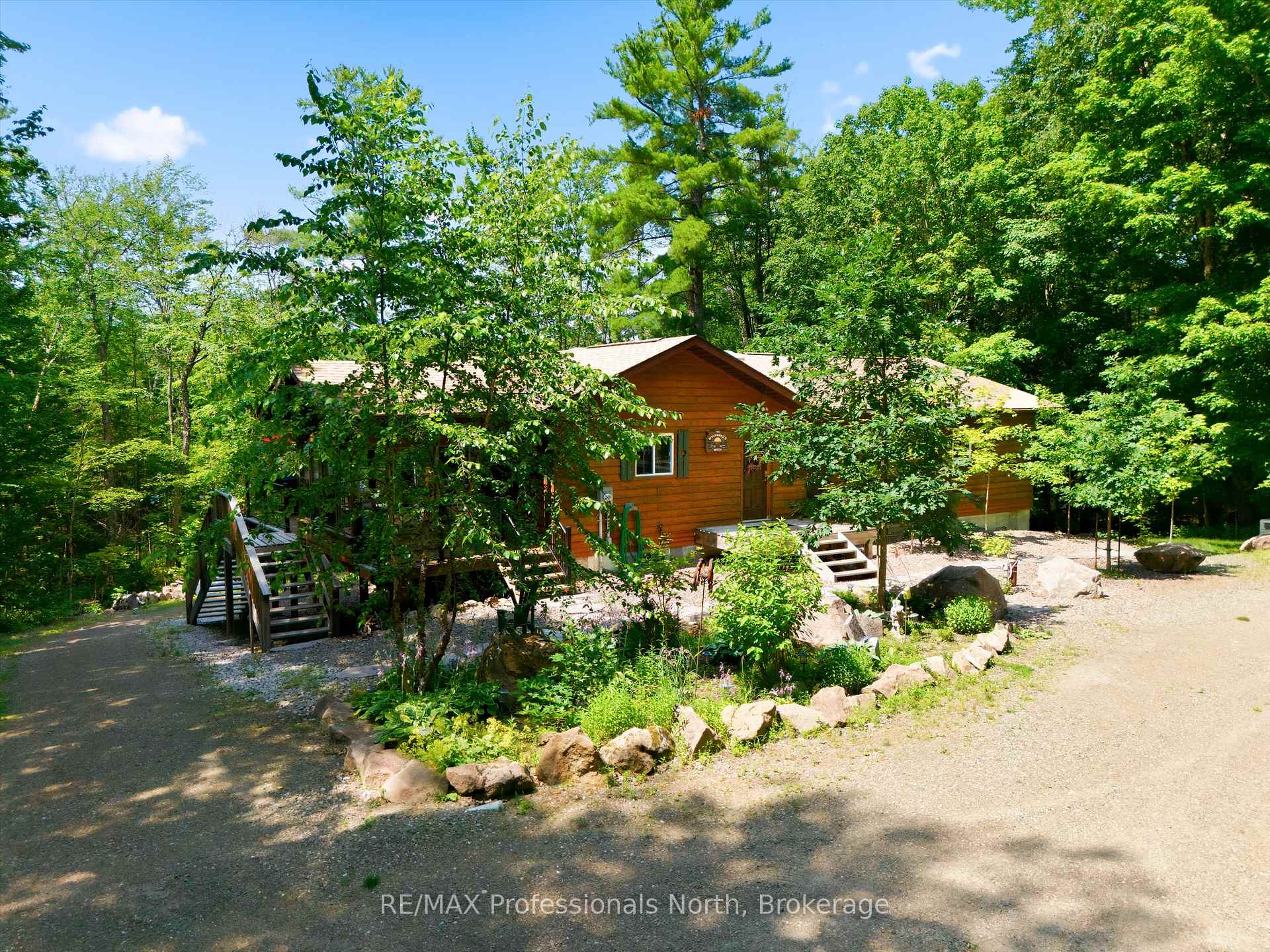 Photo 6 of 1698 Bird Lake Road, Bracebridge — HOMEH