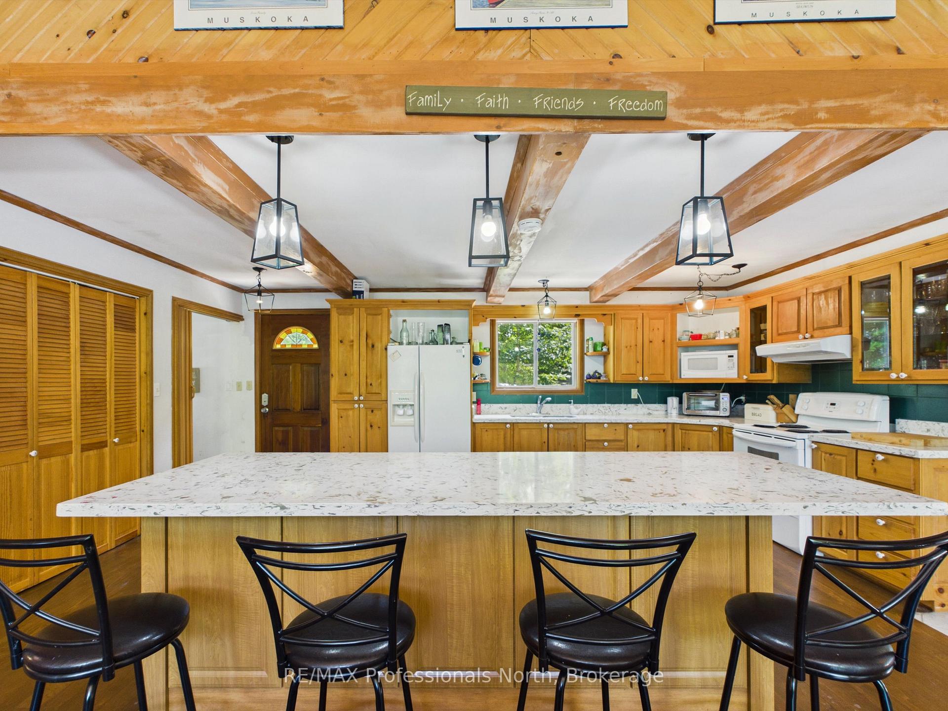 Photo 15 of 1698 Bird Lake Road, Bracebridge — HOMEH