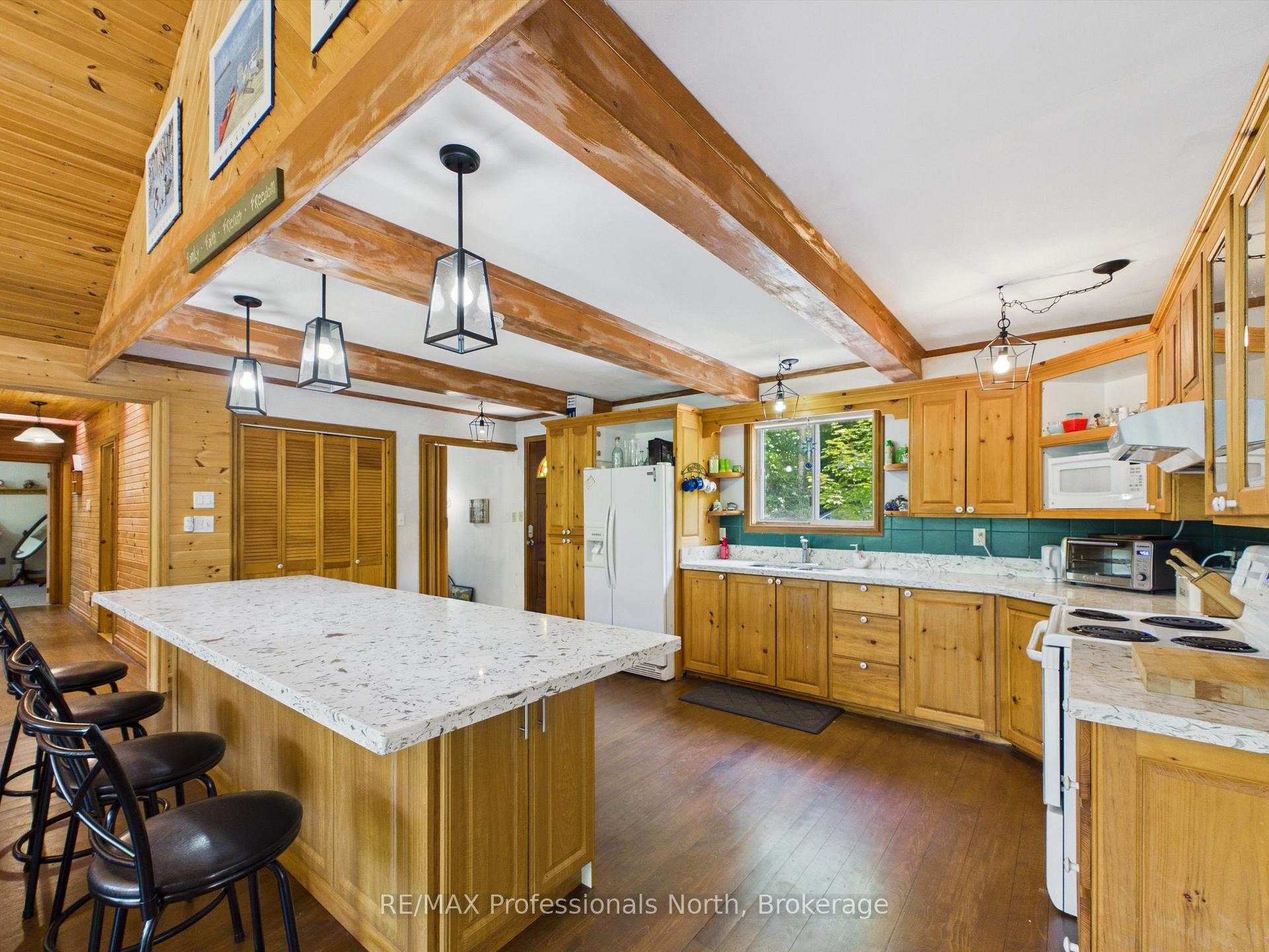 Photo 16 of 1698 Bird Lake Road, Bracebridge — HOMEH