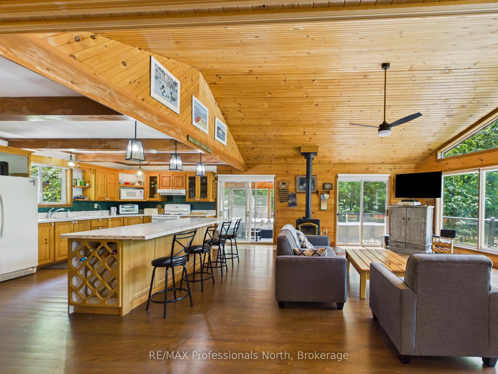 Photo 18 of 1698 Bird Lake Road, Bracebridge — HOMEH
