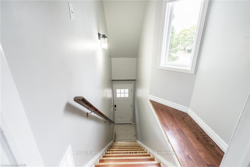 Photo 3 of Unit 1, 266 Limeridge Road E, Hamilton, Bruleville — HOMEH
