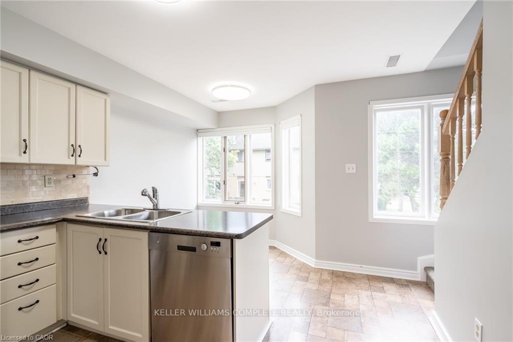 Photo 8 of Unit 1, 266 Limeridge Road E, Hamilton, Bruleville — HOMEH