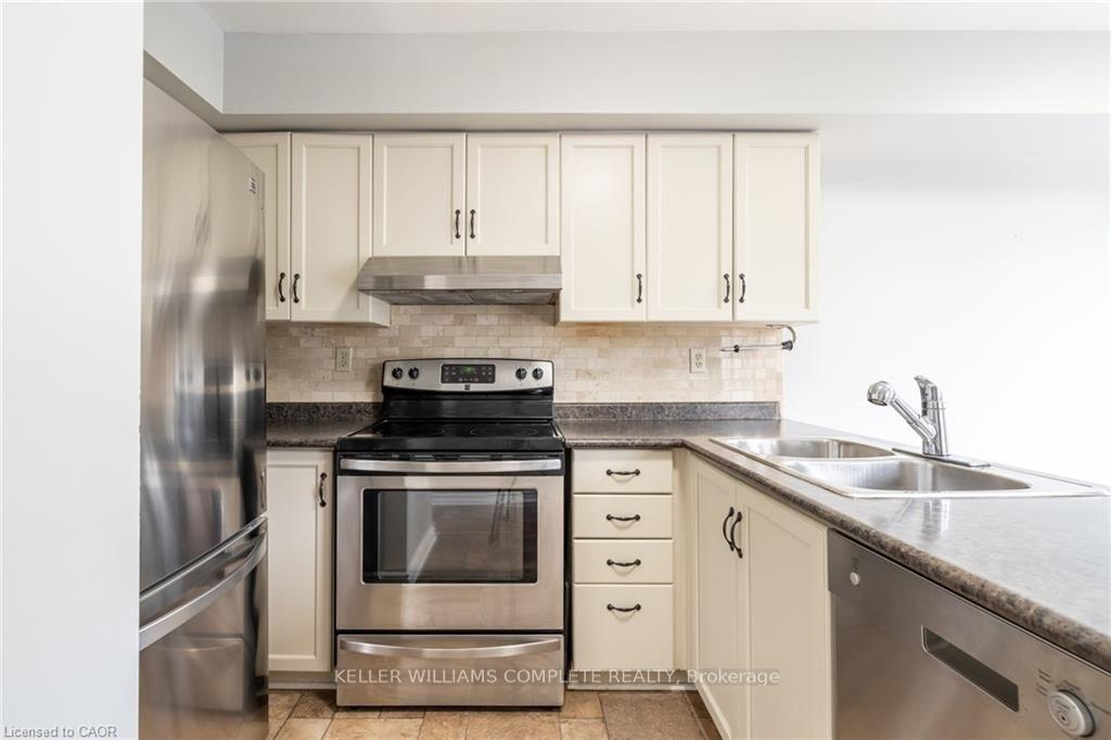 Photo 10 of Unit 1, 266 Limeridge Road E, Hamilton, Bruleville — HOMEH