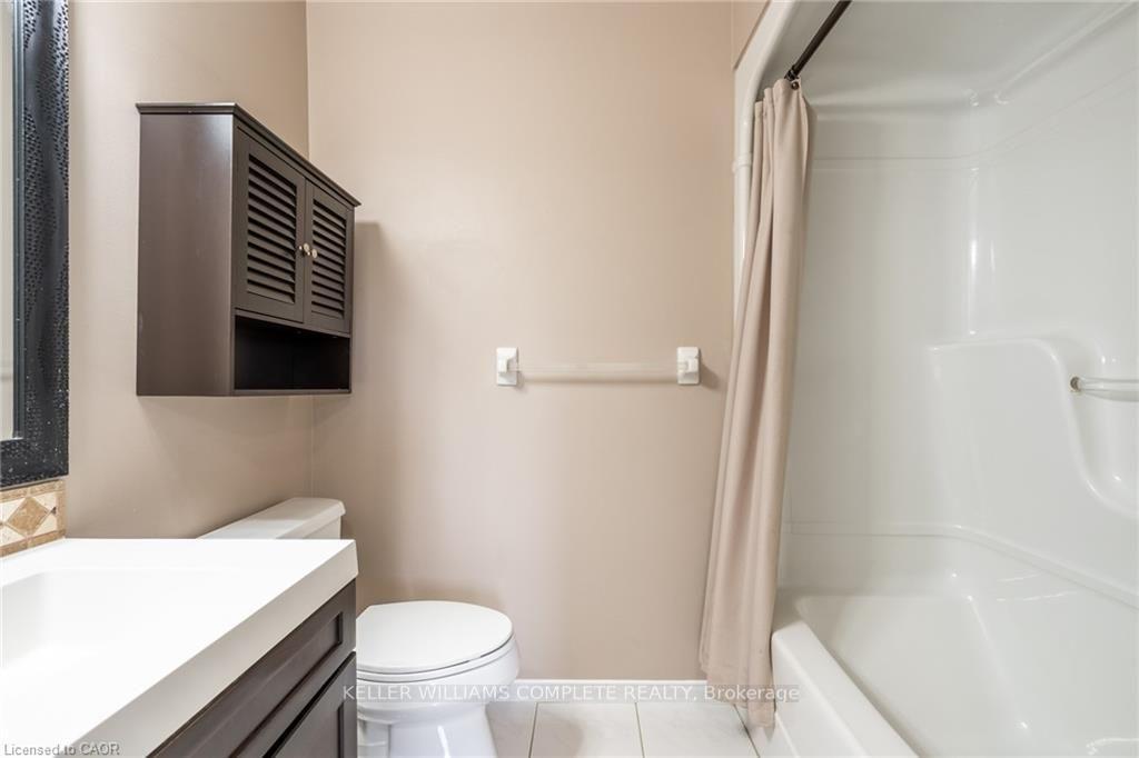 Photo 18 of Unit 1, 266 Limeridge Road E, Hamilton, Bruleville — HOMEH