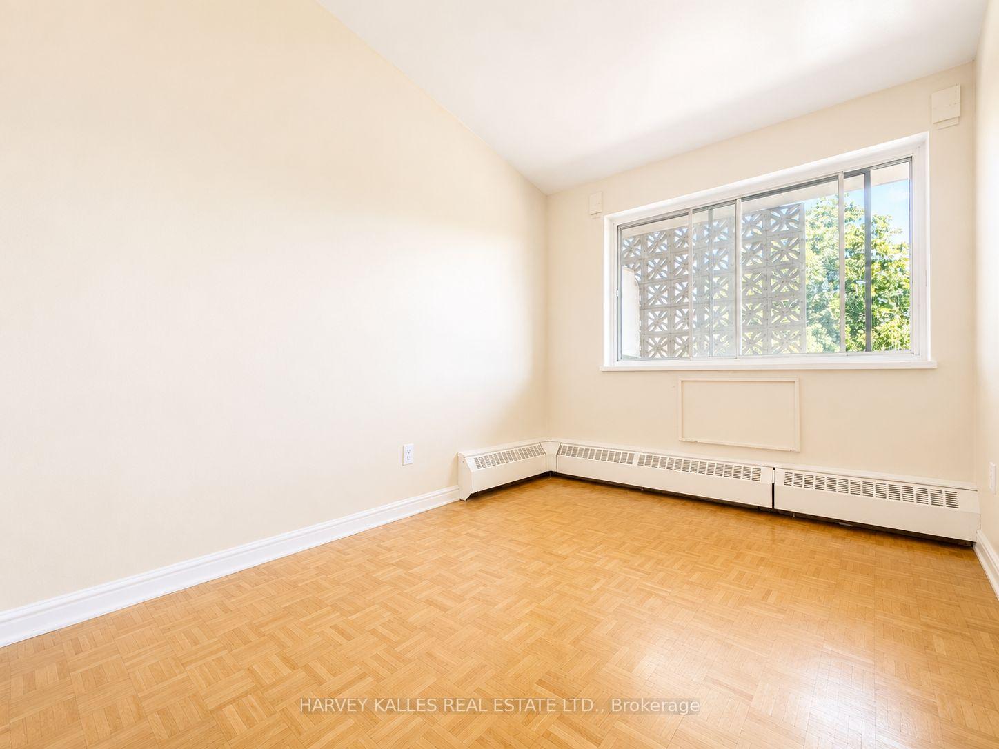 Photo 10 of Unit 305, 80 Blackfriar Avenue, Etobicoke, Kingsview Village-The Westway — HOMEH