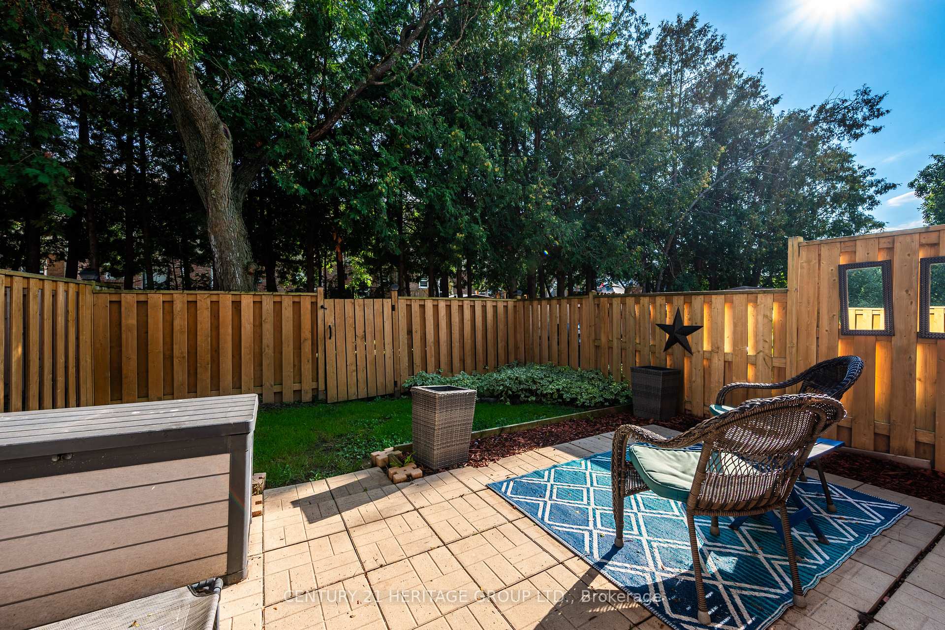Photo 4 of 173 Rosemund Crescent, Kingston, West of Sir John A. Blvd — HOMEH