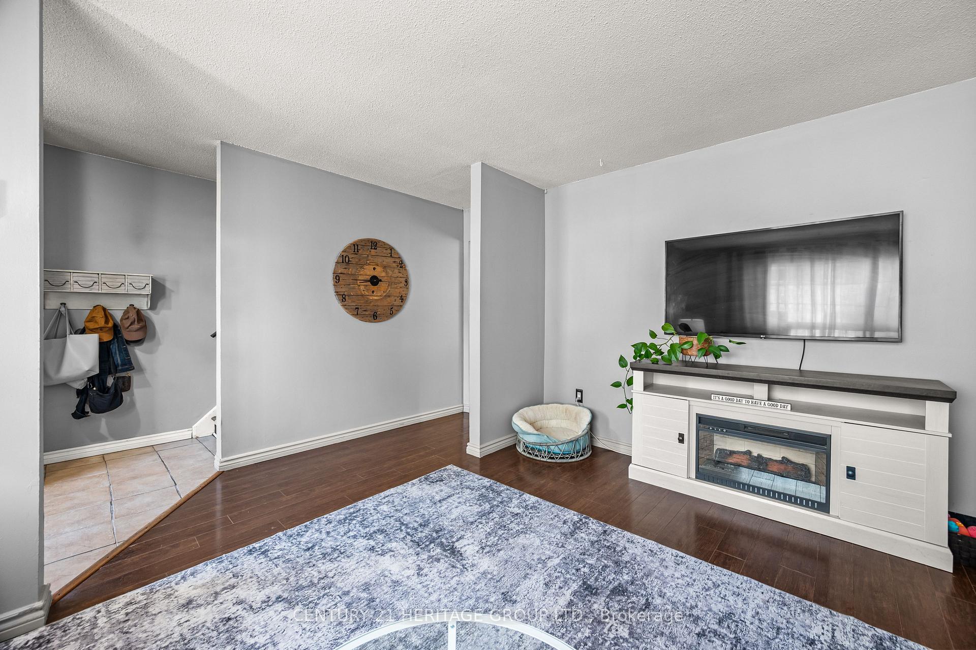 Photo 10 of 173 Rosemund Crescent, Kingston, West of Sir John A. Blvd — HOMEH