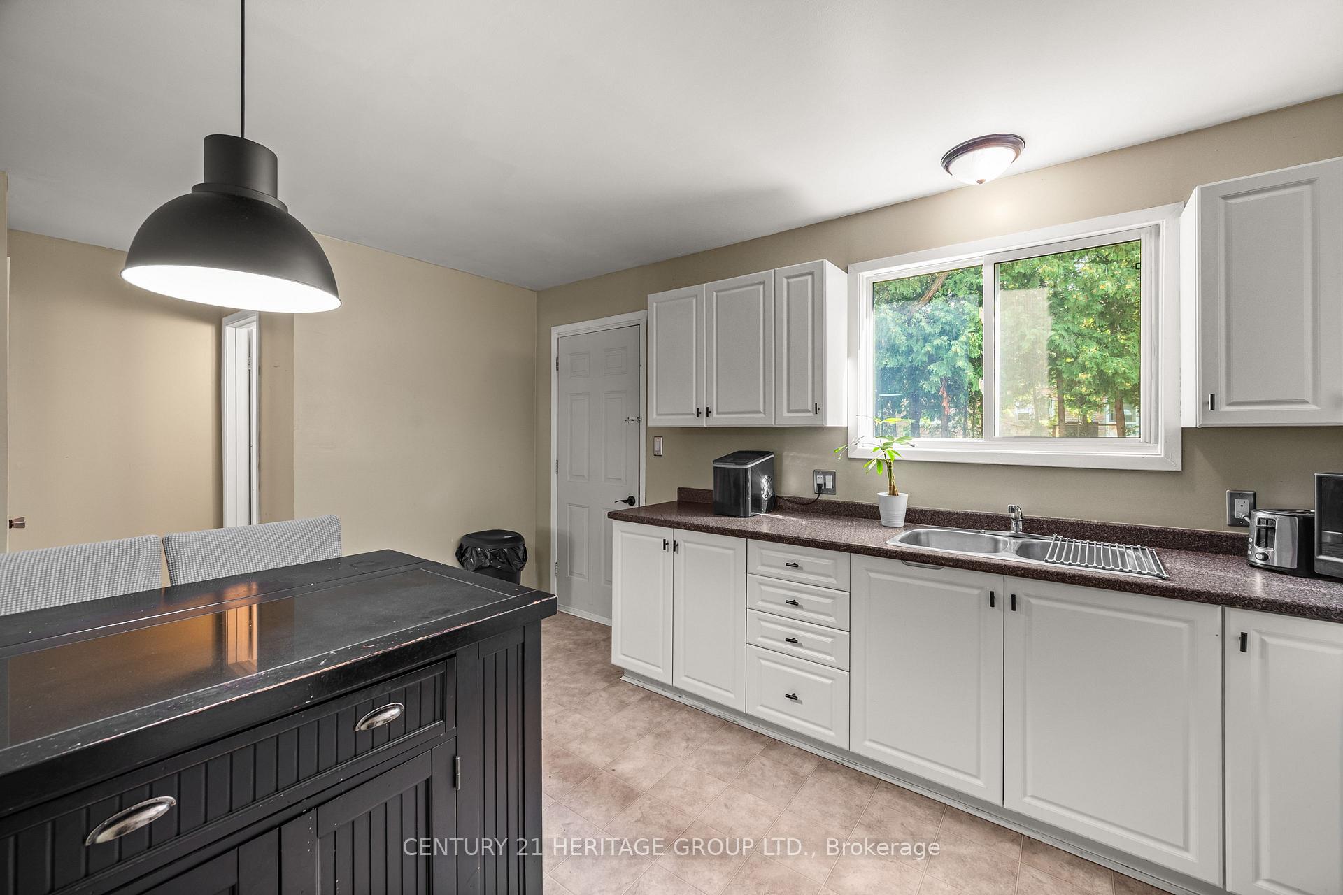 Photo 13 of 173 Rosemund Crescent, Kingston, West of Sir John A. Blvd — HOMEH