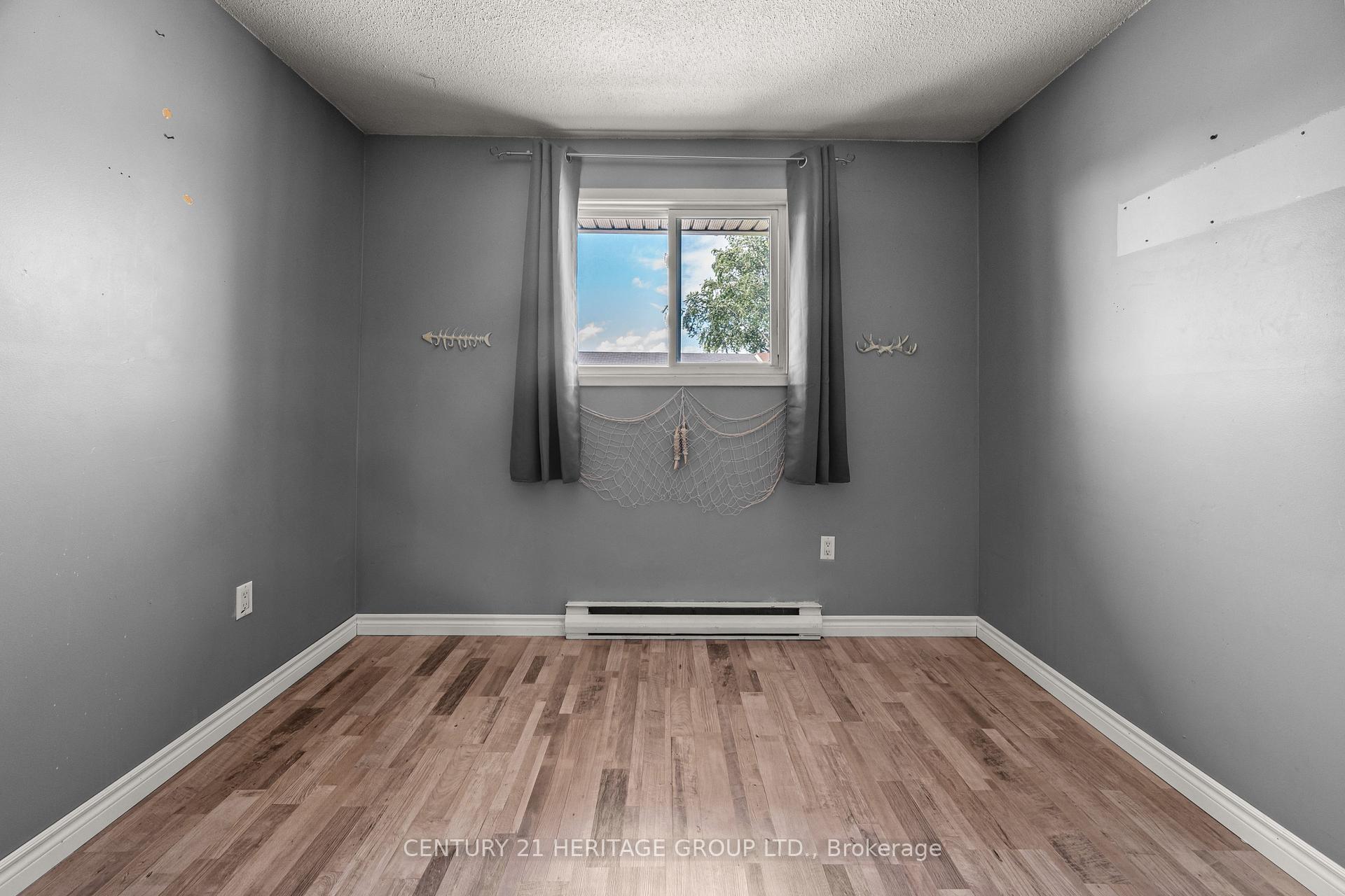 Photo 21 of 173 Rosemund Crescent, Kingston, West of Sir John A. Blvd — HOMEH