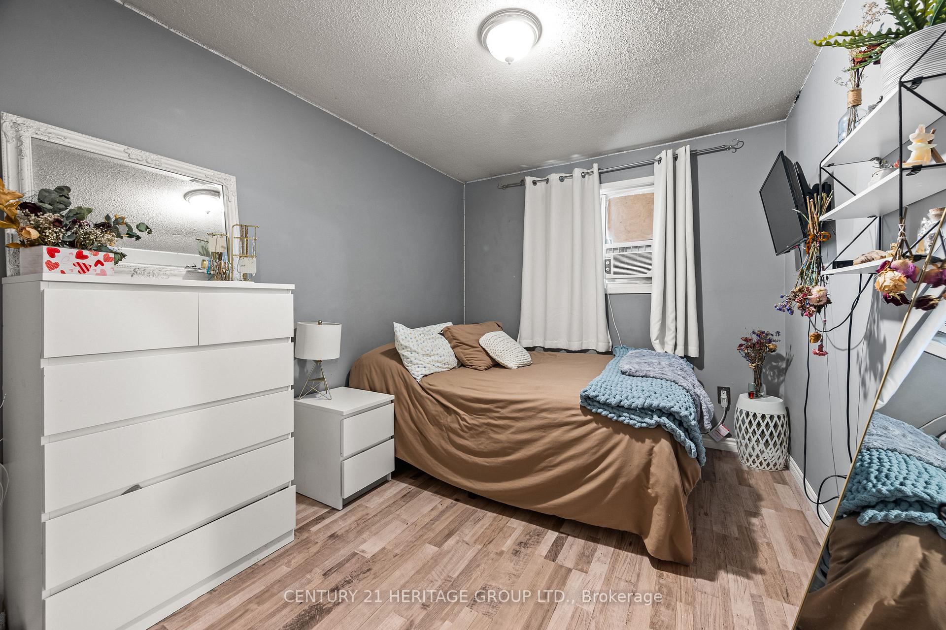 Photo 23 of 173 Rosemund Crescent, Kingston, West of Sir John A. Blvd — HOMEH