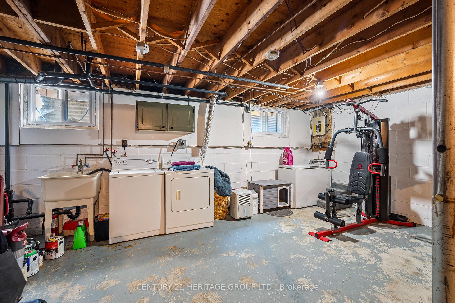 Photo 25 of 173 Rosemund Crescent, Kingston, West of Sir John A. Blvd — HOMEH