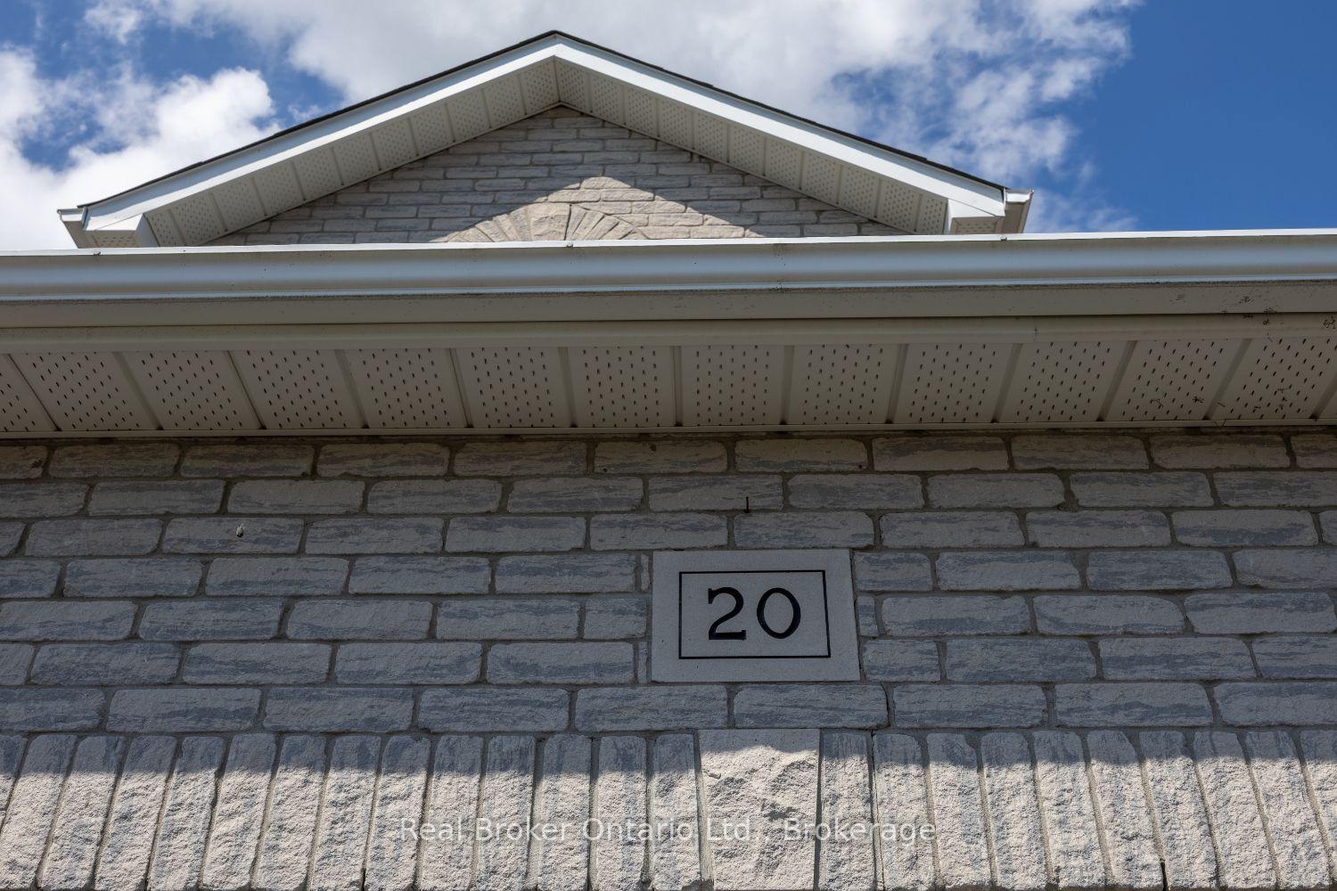 Photo 5 of 20 Wilkins Crescent, Clarington, Courtice — HOMEH