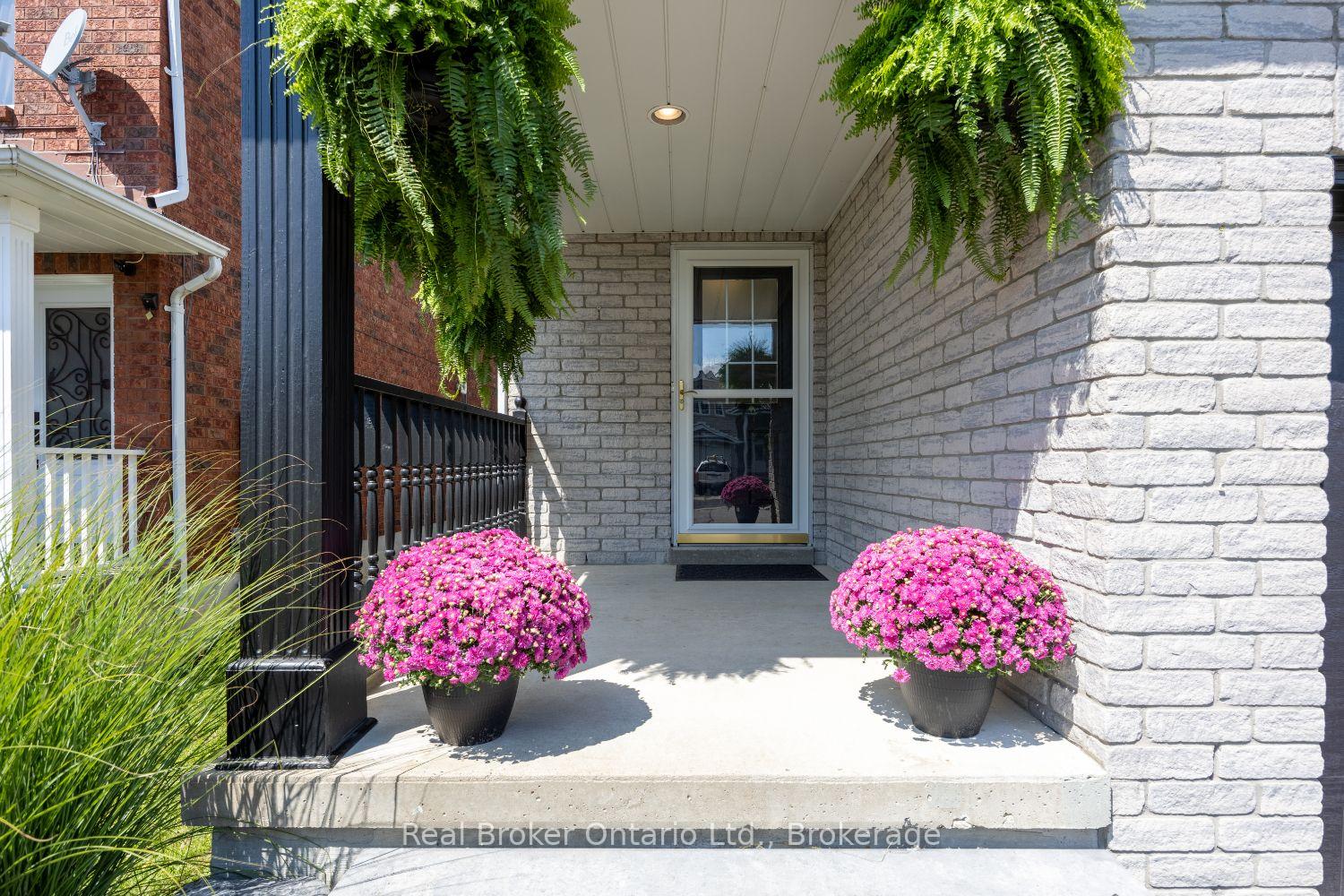 Photo 6 of 20 Wilkins Crescent, Clarington, Courtice — HOMEH