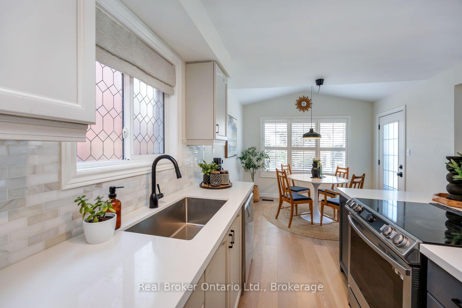 Photo 12 of 20 Wilkins Crescent, Clarington, Courtice — HOMEH