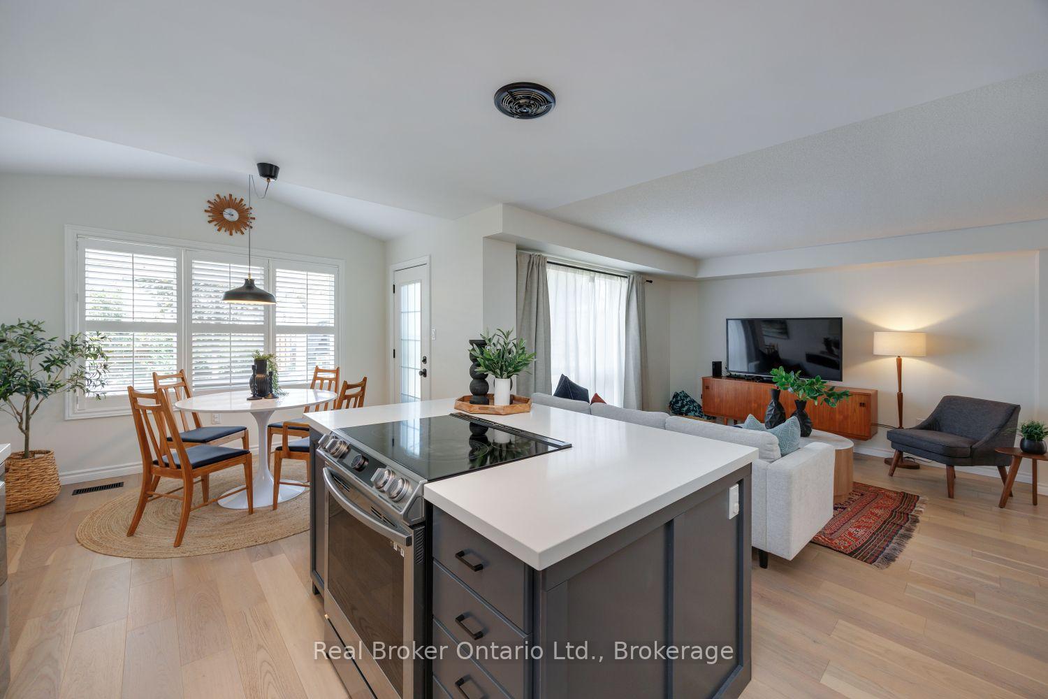 Photo 14 of 20 Wilkins Crescent, Clarington, Courtice — HOMEH