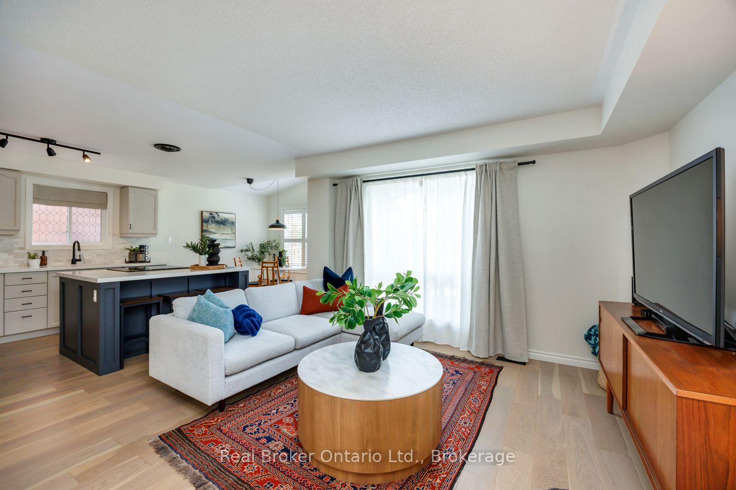 Photo 18 of 20 Wilkins Crescent, Clarington, Courtice — HOMEH