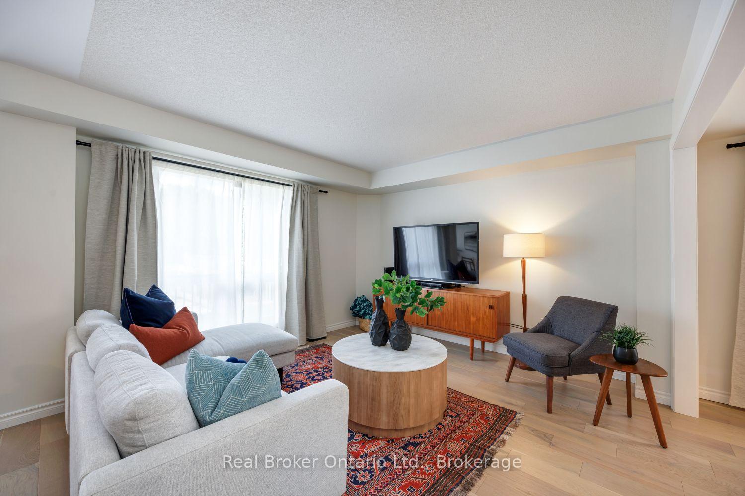 Photo 19 of 20 Wilkins Crescent, Clarington, Courtice — HOMEH