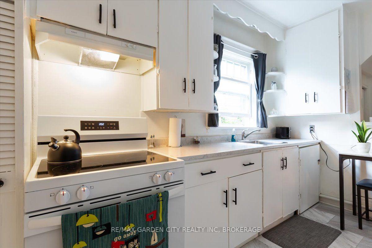 Photo 5 of 43 York Street, St. Catharines, Downtown — HOMEH