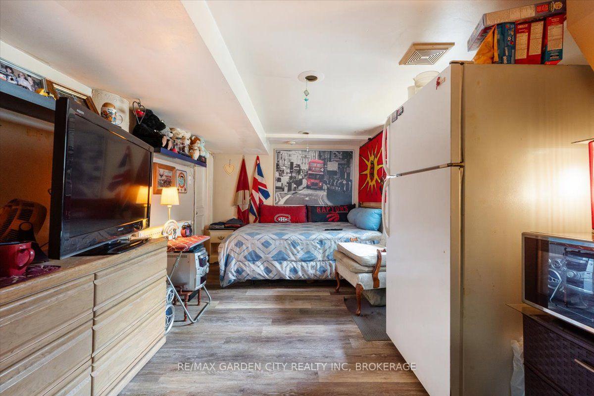 Photo 12 of 43 York Street, St. Catharines, Downtown — HOMEH